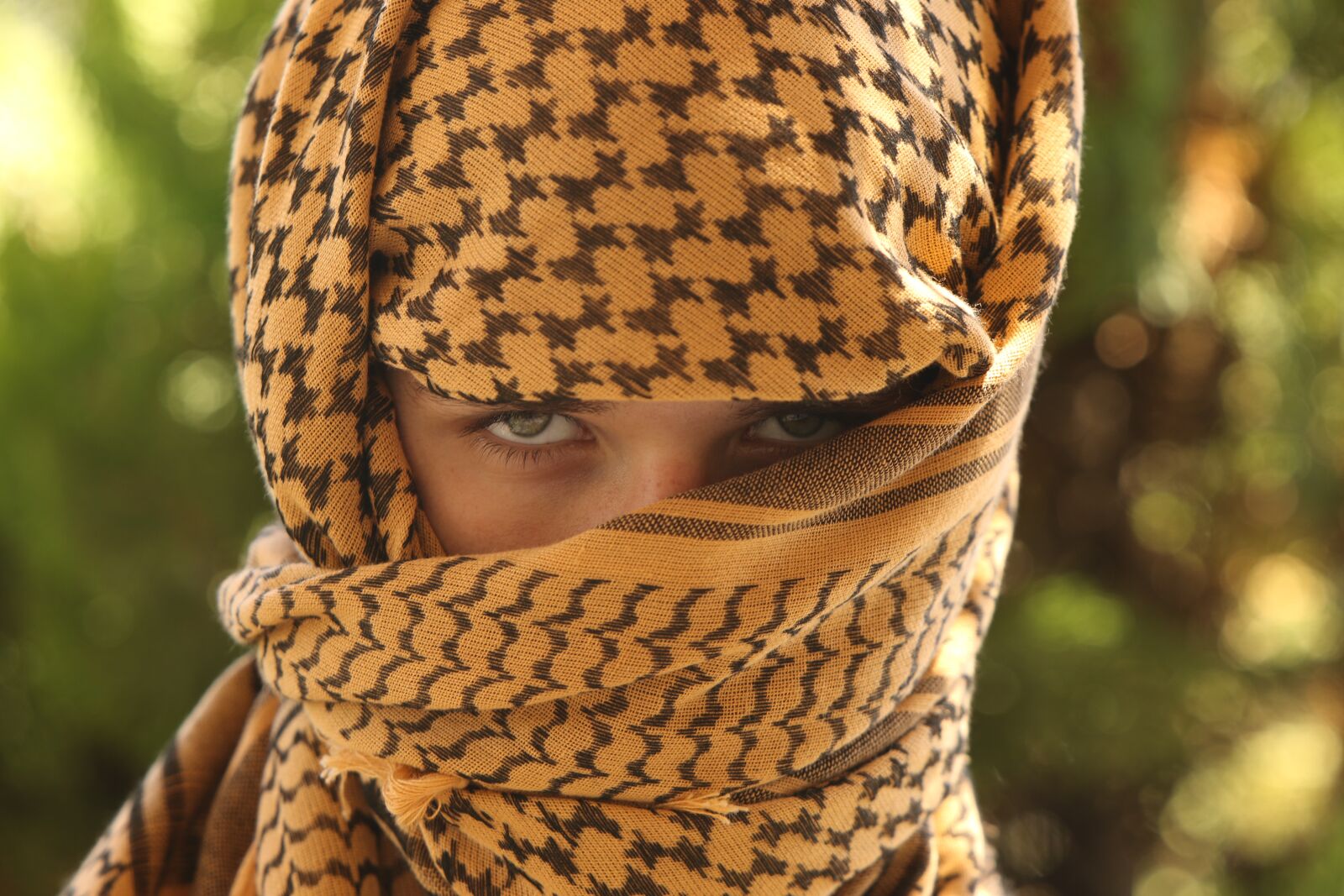Canon EOS 7D Mark II sample photo. Boy, shemagh scarf, eyes photography