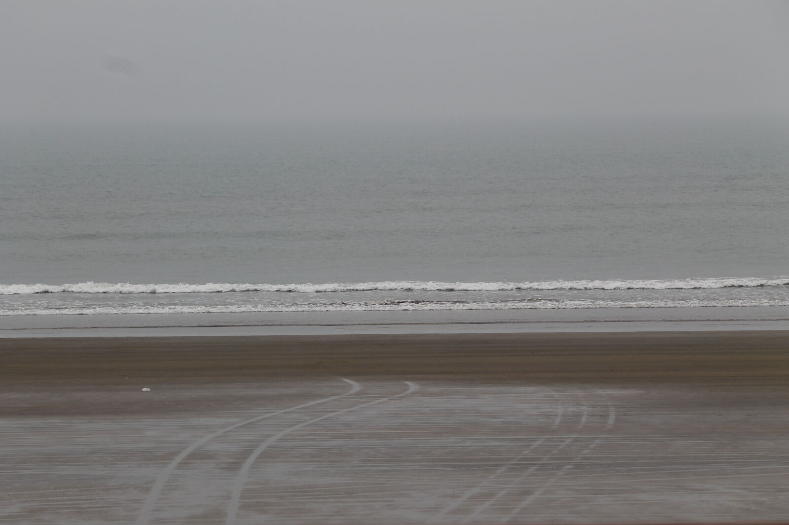 Canon EF-S 55-250mm F4-5.6 IS II sample photo. Beach, clean, sign photography