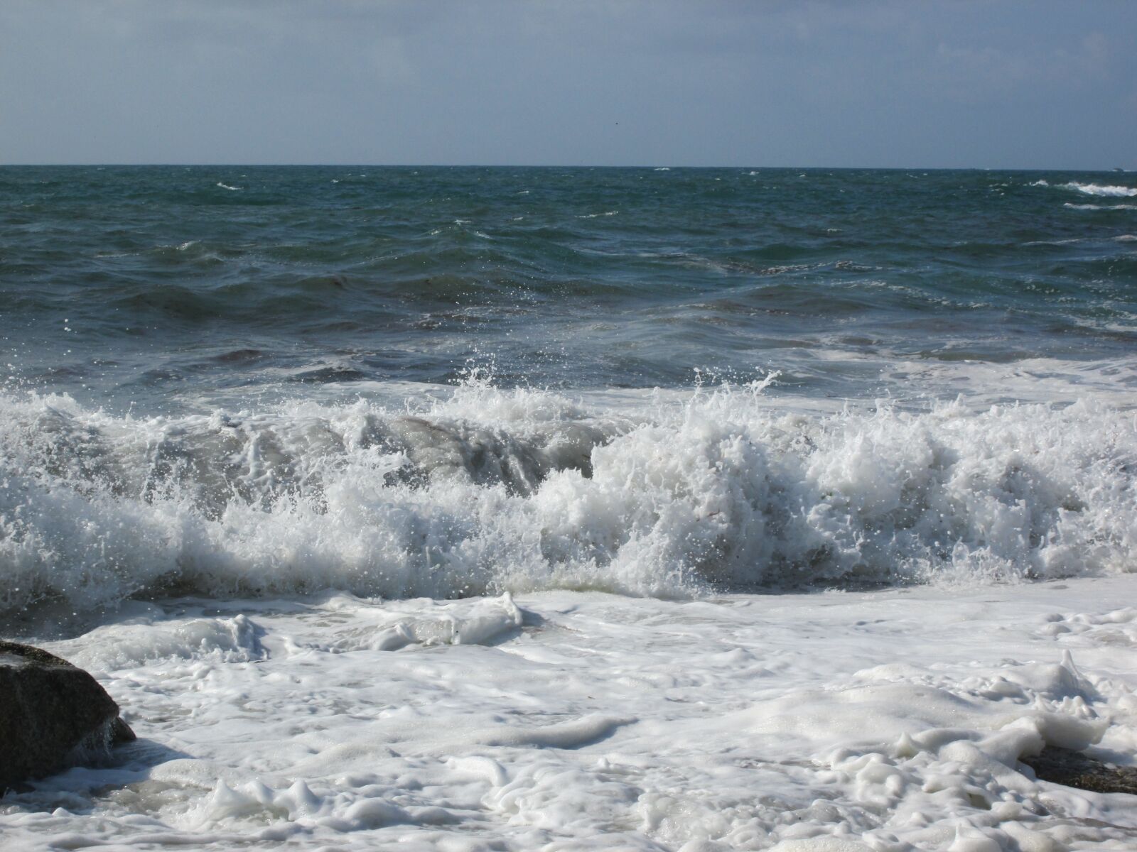 Canon PowerShot A2500 sample photo. Sea, ocean, side photography
