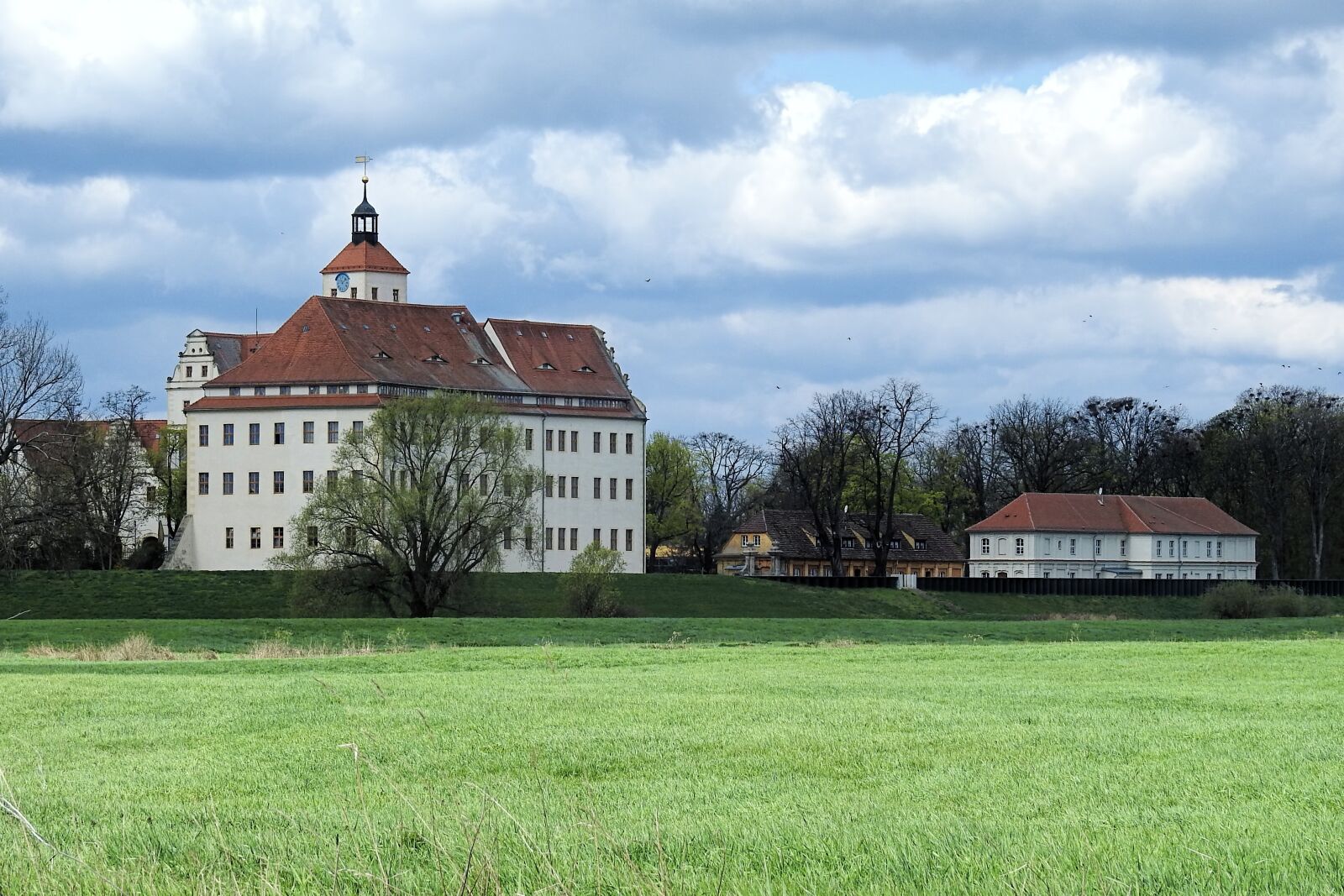 Nikon Coolpix P900 sample photo. Building, castle, architecture photography