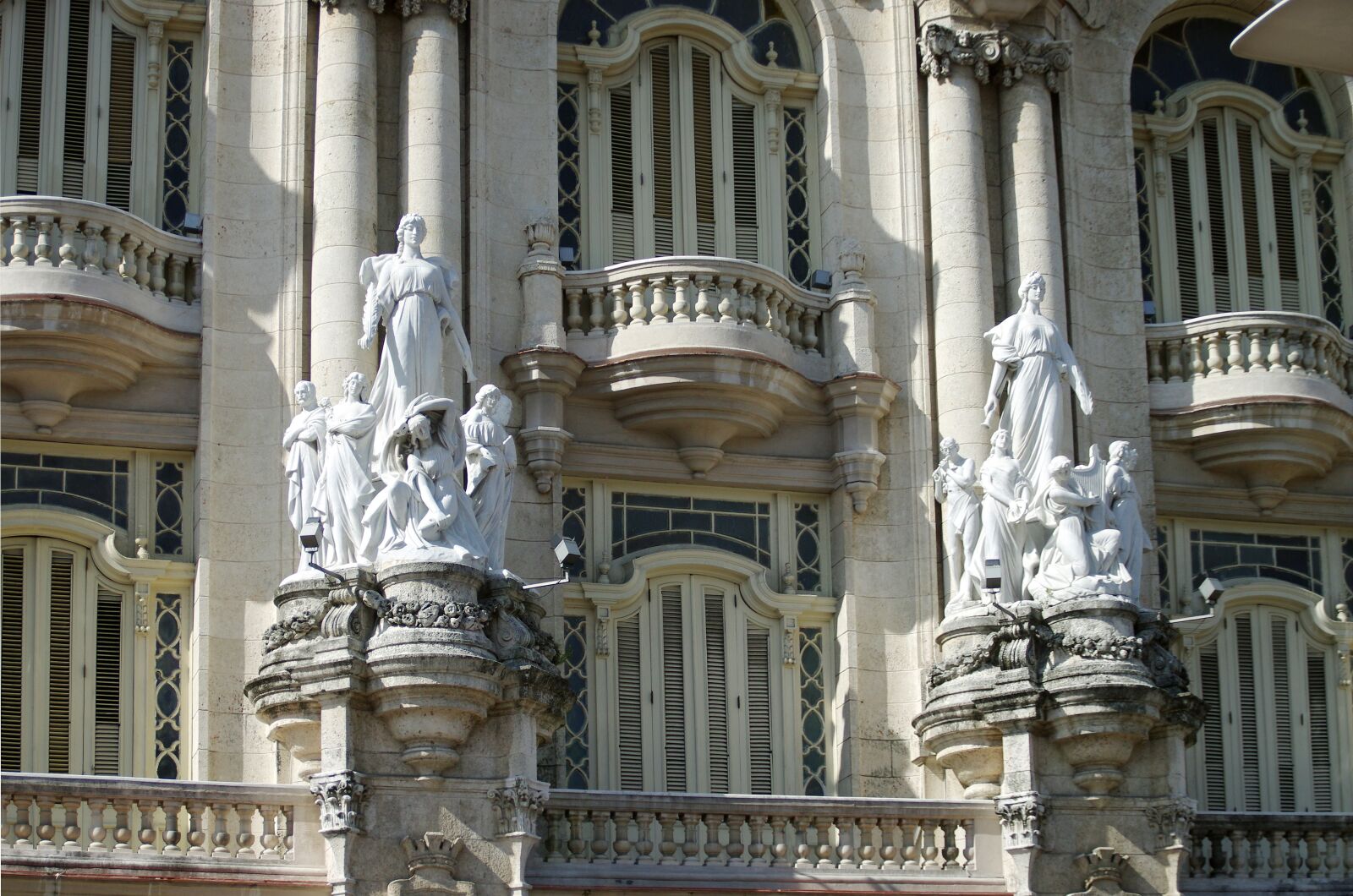 Pentax K-5 sample photo. Cuba, havana, statue photography