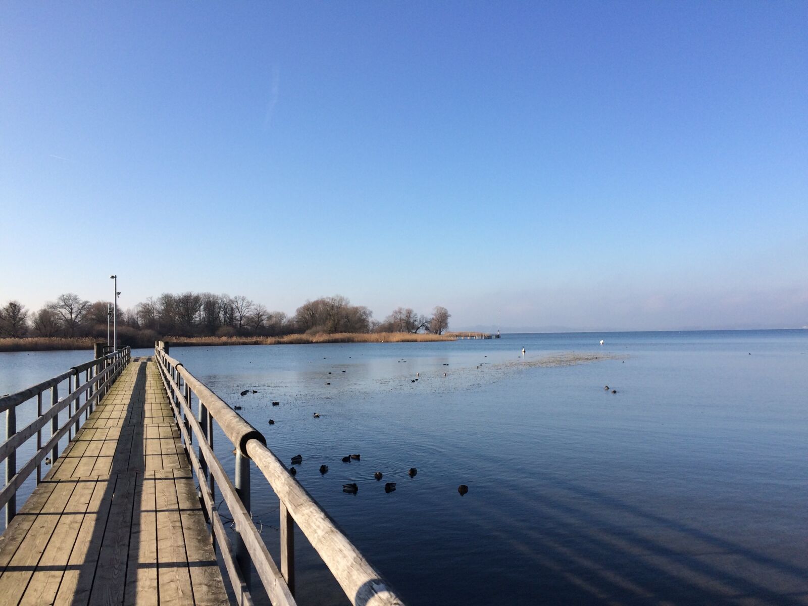 iPhone 5s back camera 4.15mm f/2.2 sample photo. Lake, blue sky, sky photography