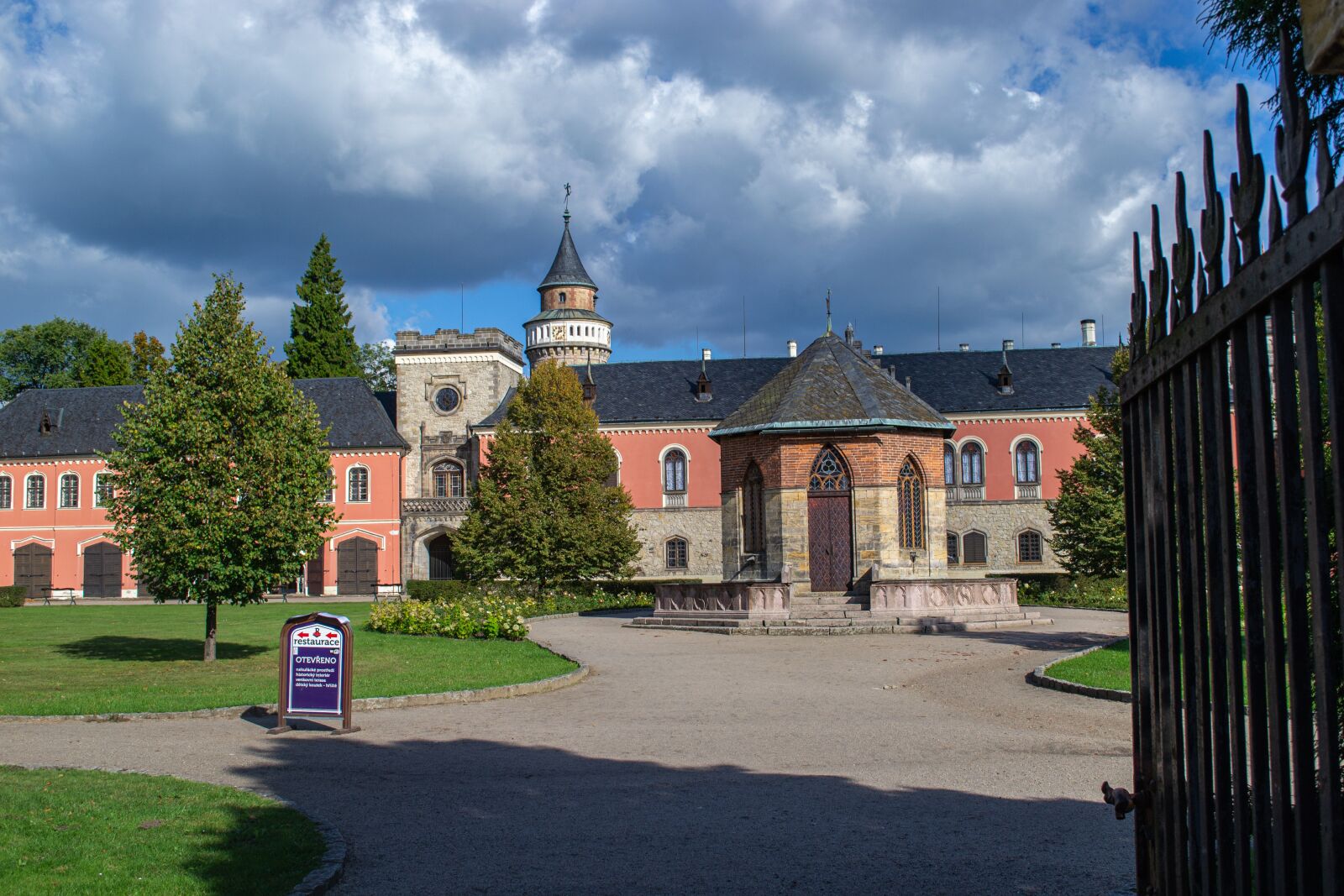 Nikon D3100 sample photo. Castle, architecture, trees photography