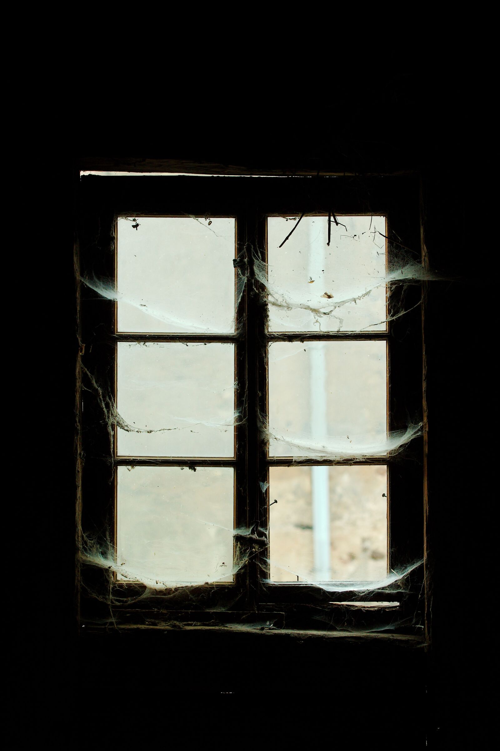 Canon EOS 70D sample photo. Window, abandoned, architecture photography