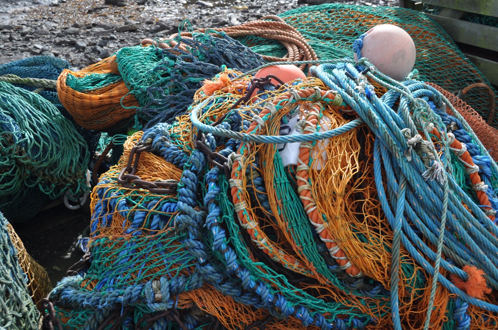 Nikon D5000 sample photo. Nets, fishing, colors photography