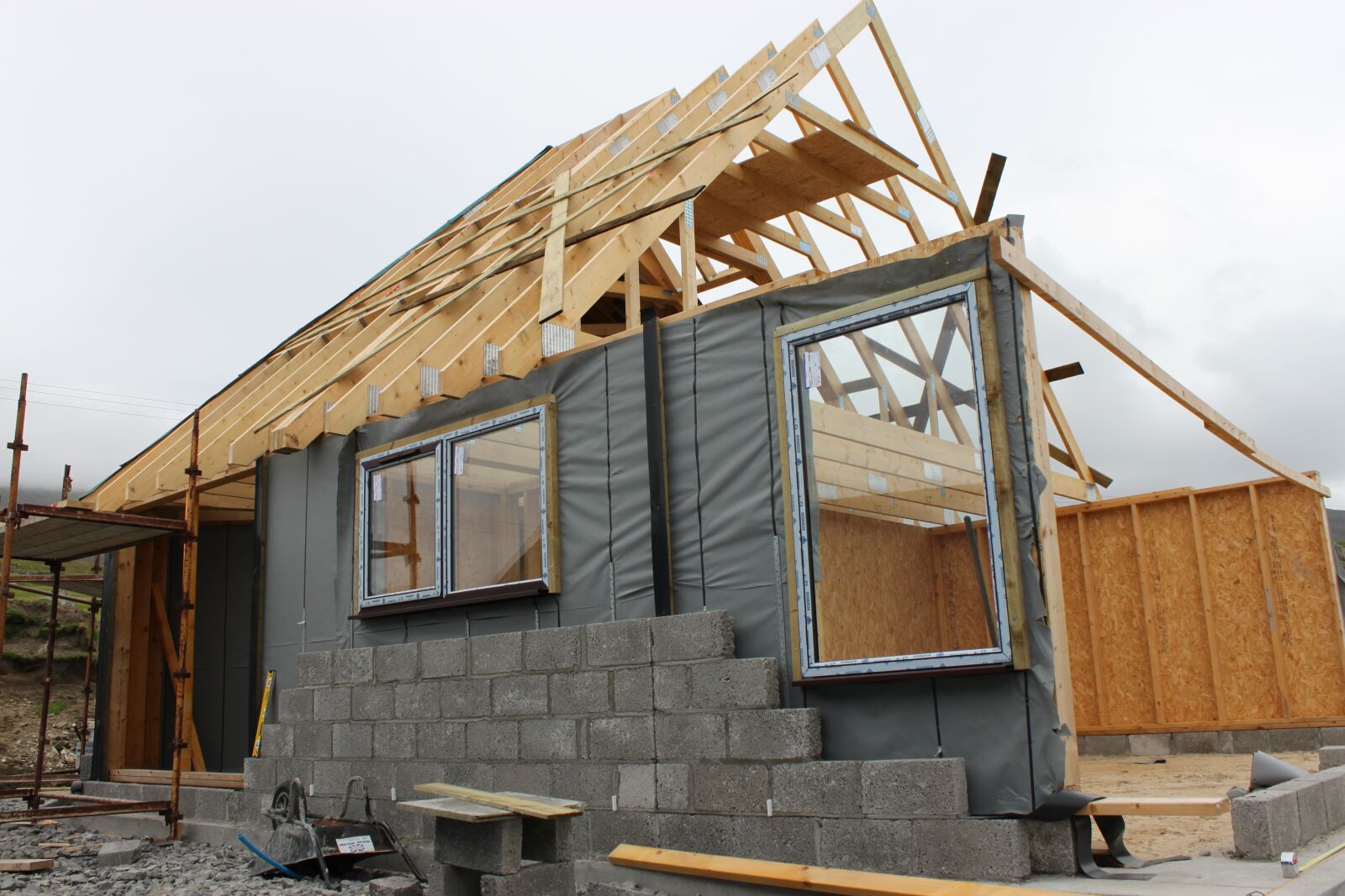 Canon EOS 500D (EOS Rebel T1i / EOS Kiss X3) sample photo. House building, under construction photography