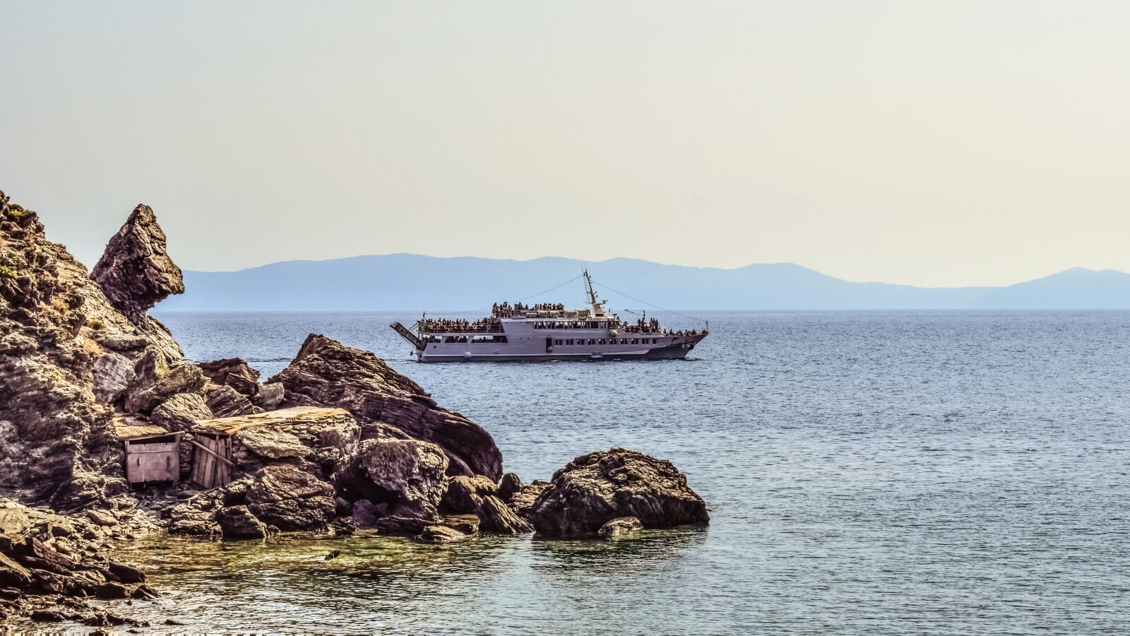Nikon D3300 sample photo. Coast, wild, rocks photography