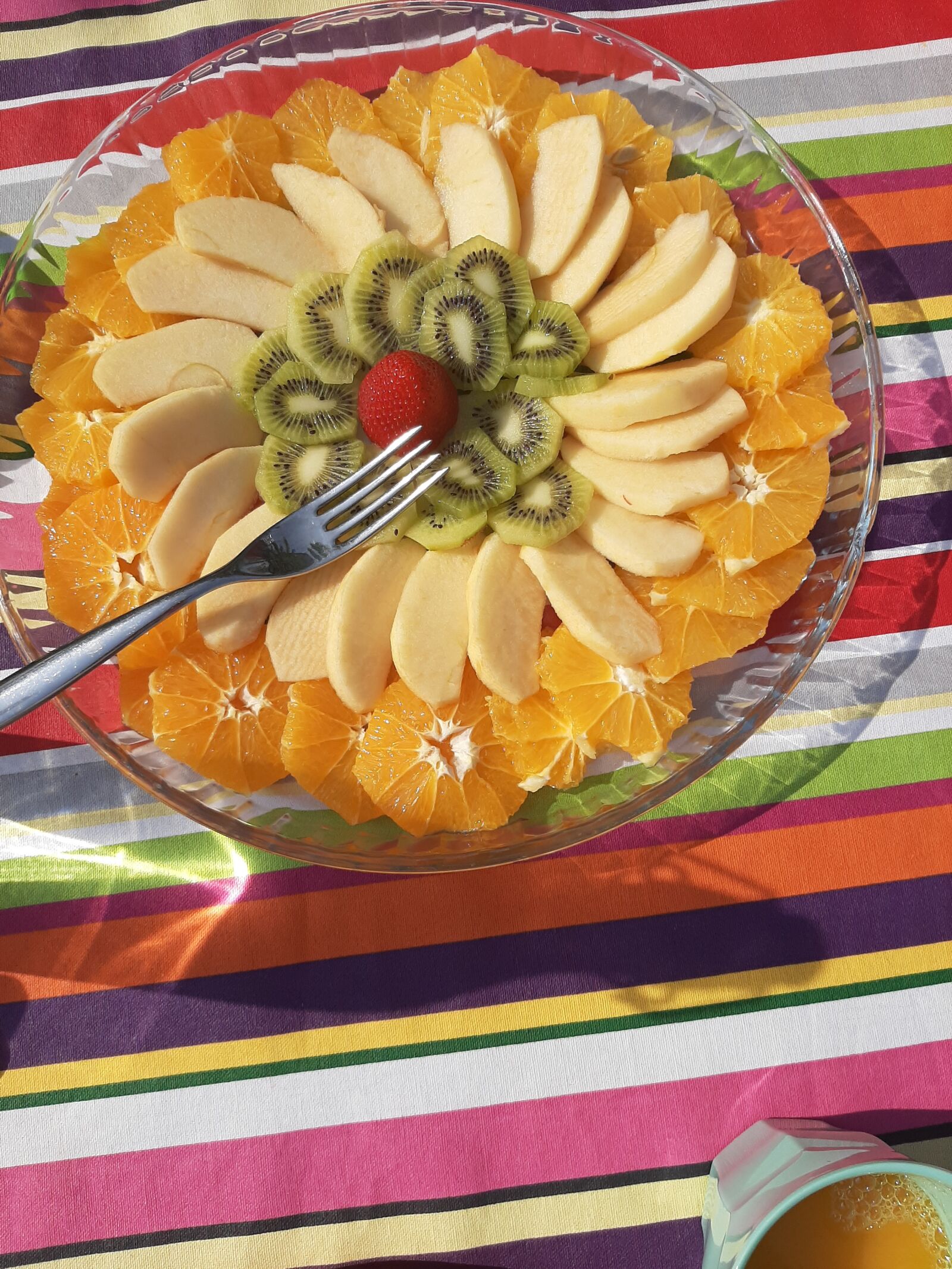 Samsung Galaxy A50 sample photo. Fruits, kiwi, apples photography