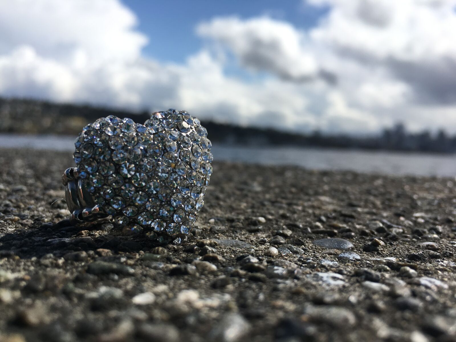 Apple iPhone 6s sample photo. Ring, rhinestones, watrt photography