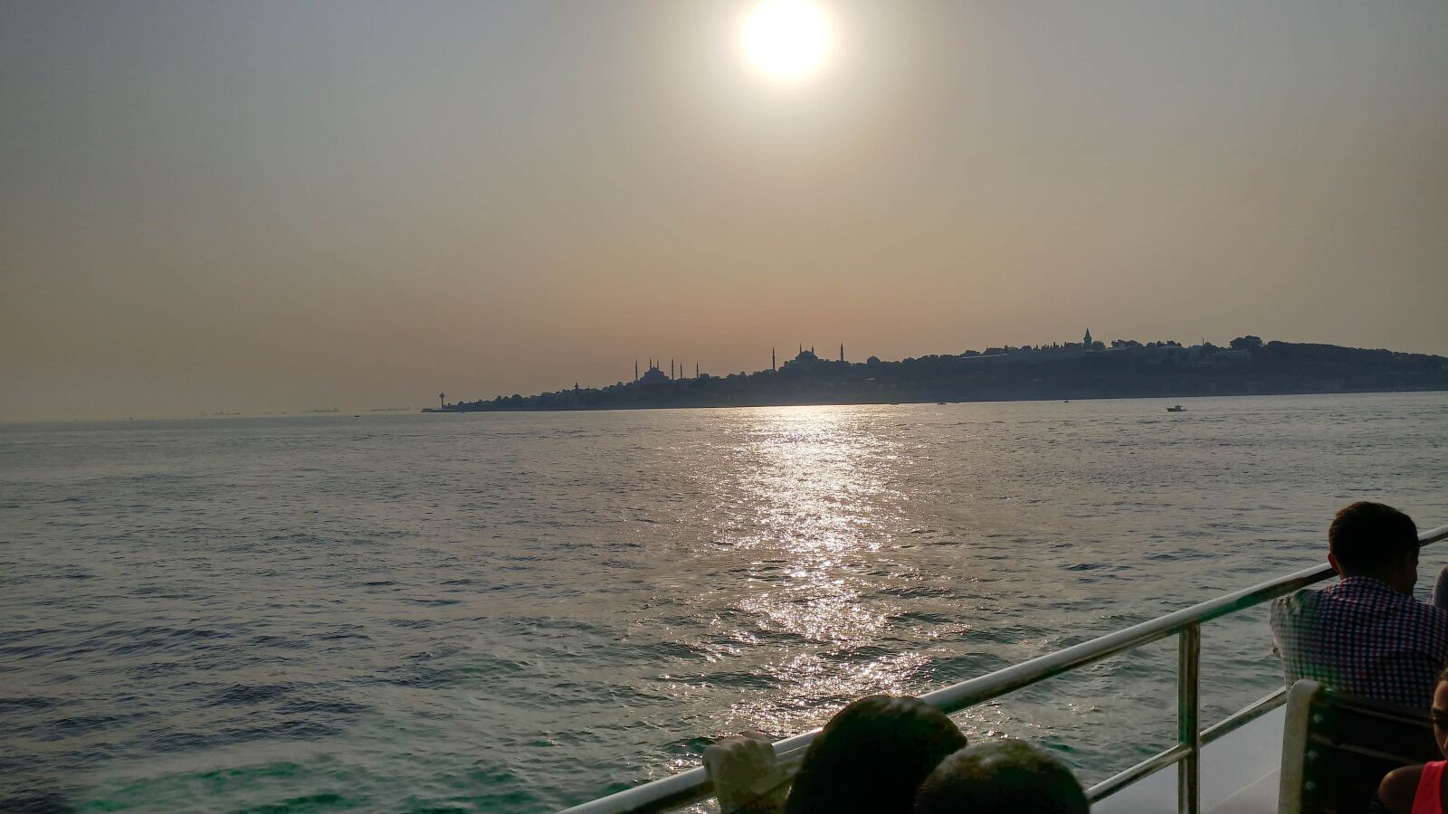 LG G5 sample photo. Dawn, water, sunset, waterfront photography