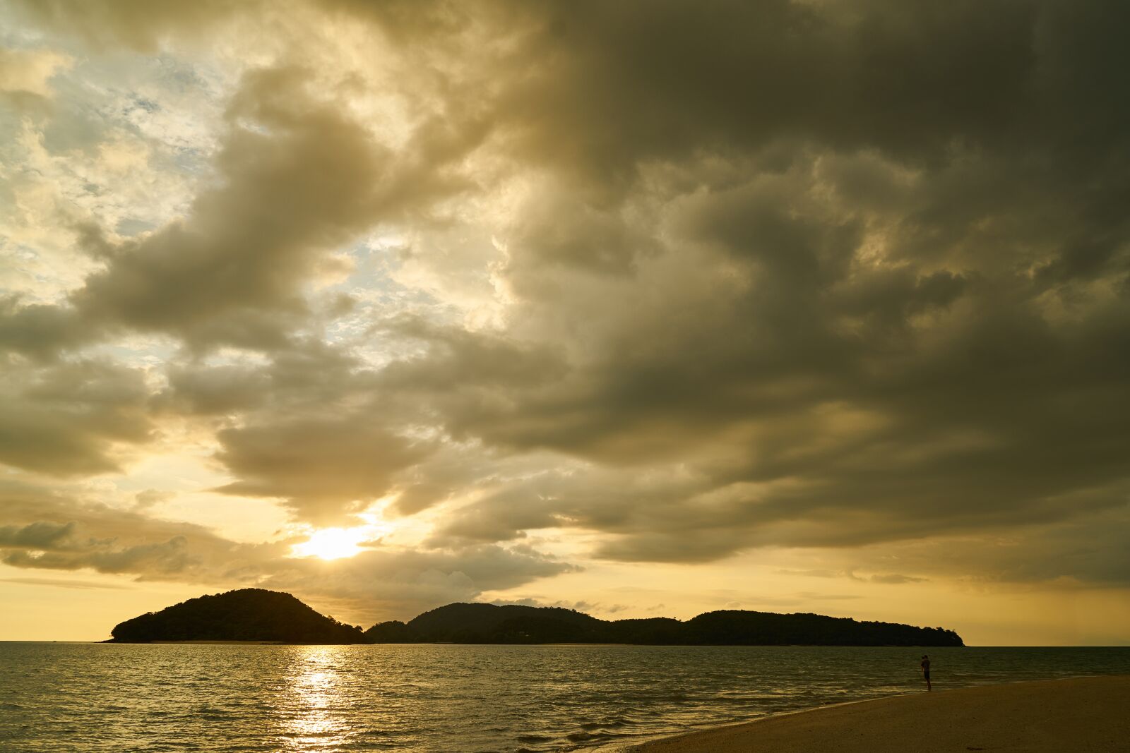 Sony a7R II sample photo. Ada, beach, solar photography