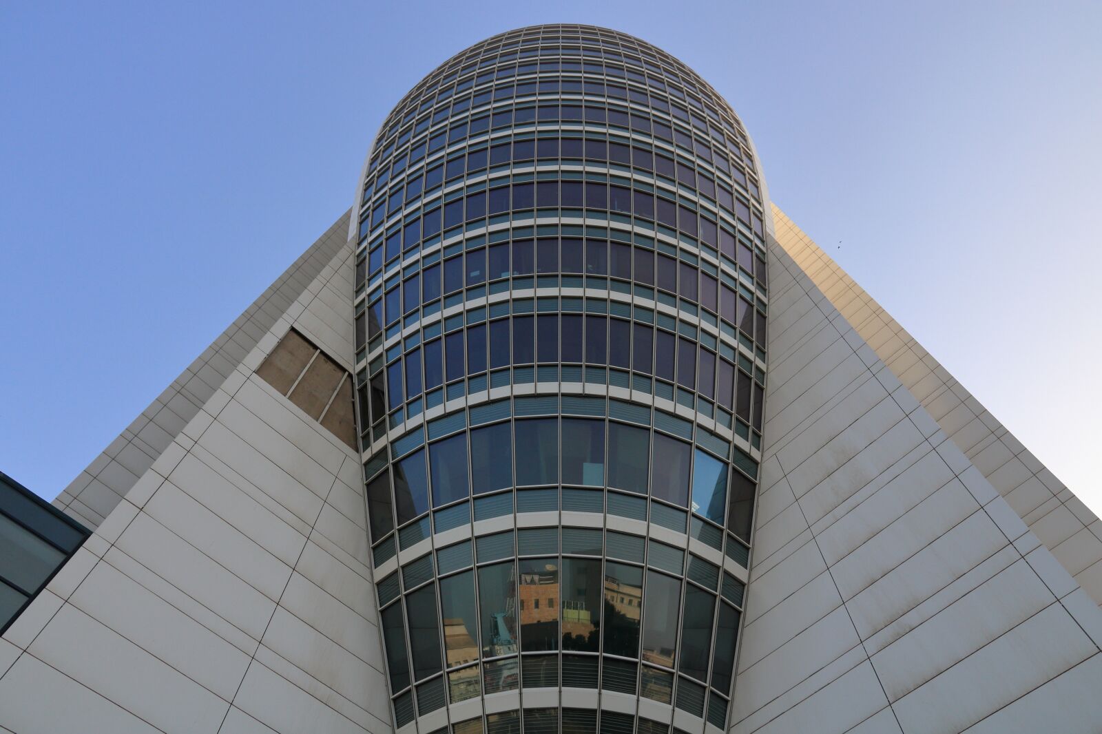 Canon EOS 750D (EOS Rebel T6i / EOS Kiss X8i) sample photo. Israel, haifa, sail building photography