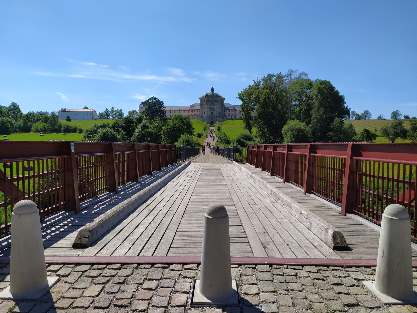 Xiaomi Redmi Note 8T sample photo. Kuks, bridge, hospital photography
