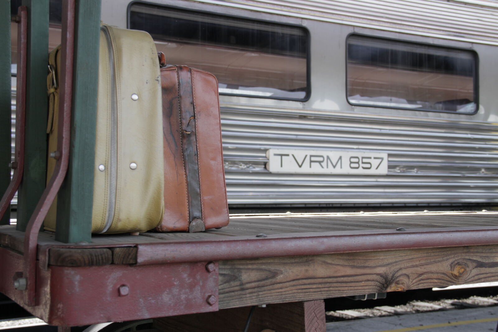 Canon EOS 7D sample photo. Background, chattanooga, train, depot photography