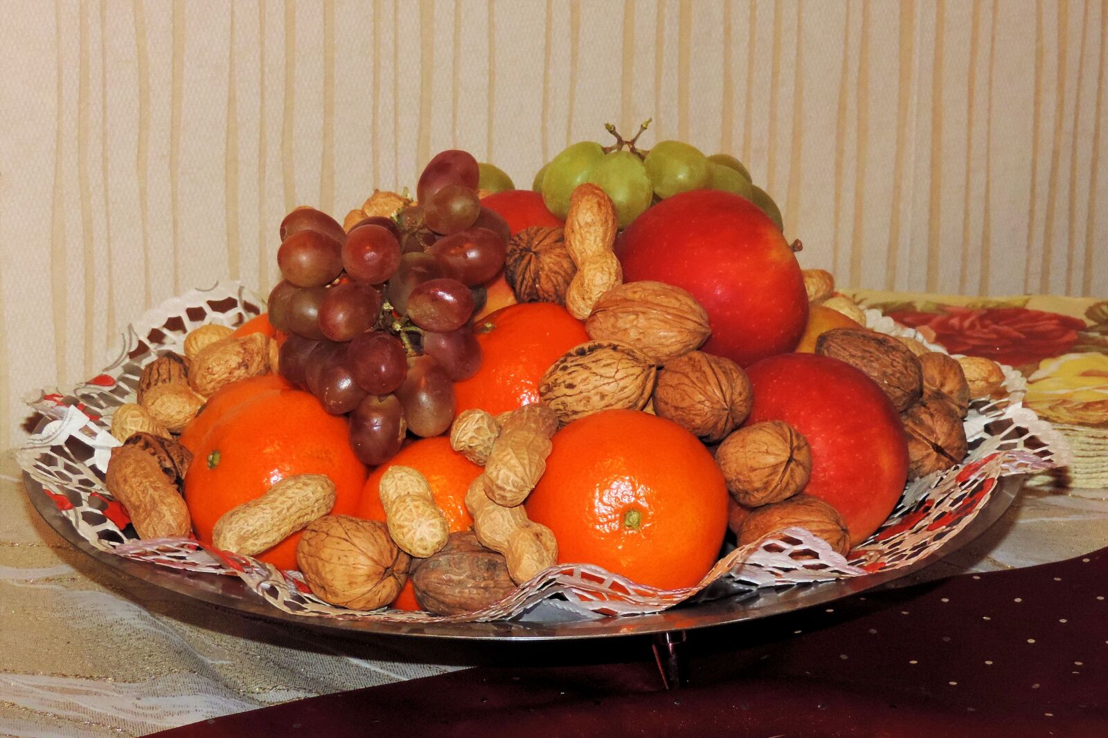 Nikon Coolpix P520 sample photo. Colorful plate, fruit, nuts photography