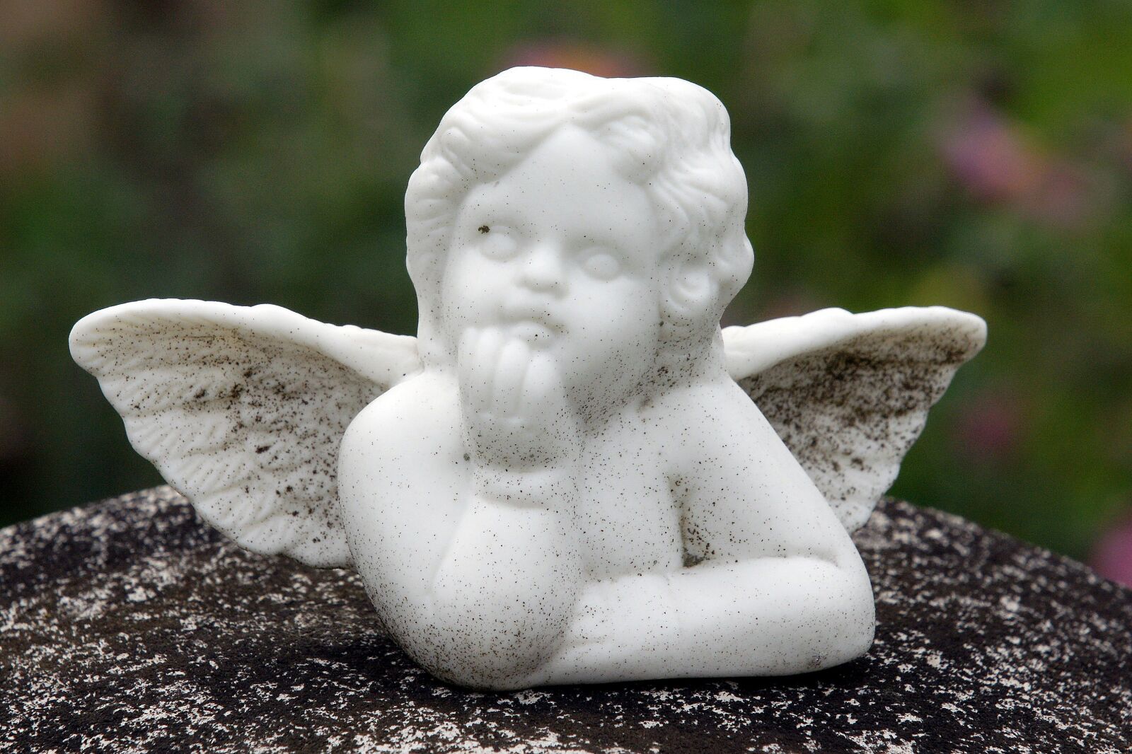 Sony Alpha DSLR-A700 sample photo. Angel, angel figure, reclining photography