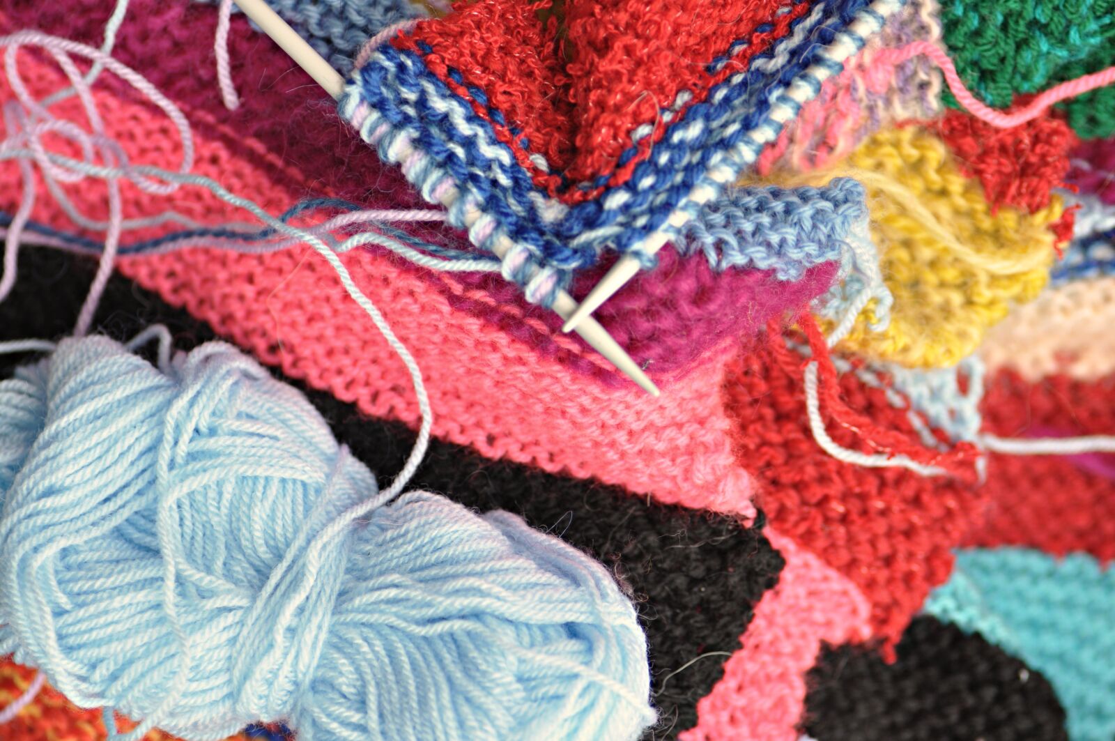 Nikon D90 sample photo. Knitting, knitting needle, wool photography