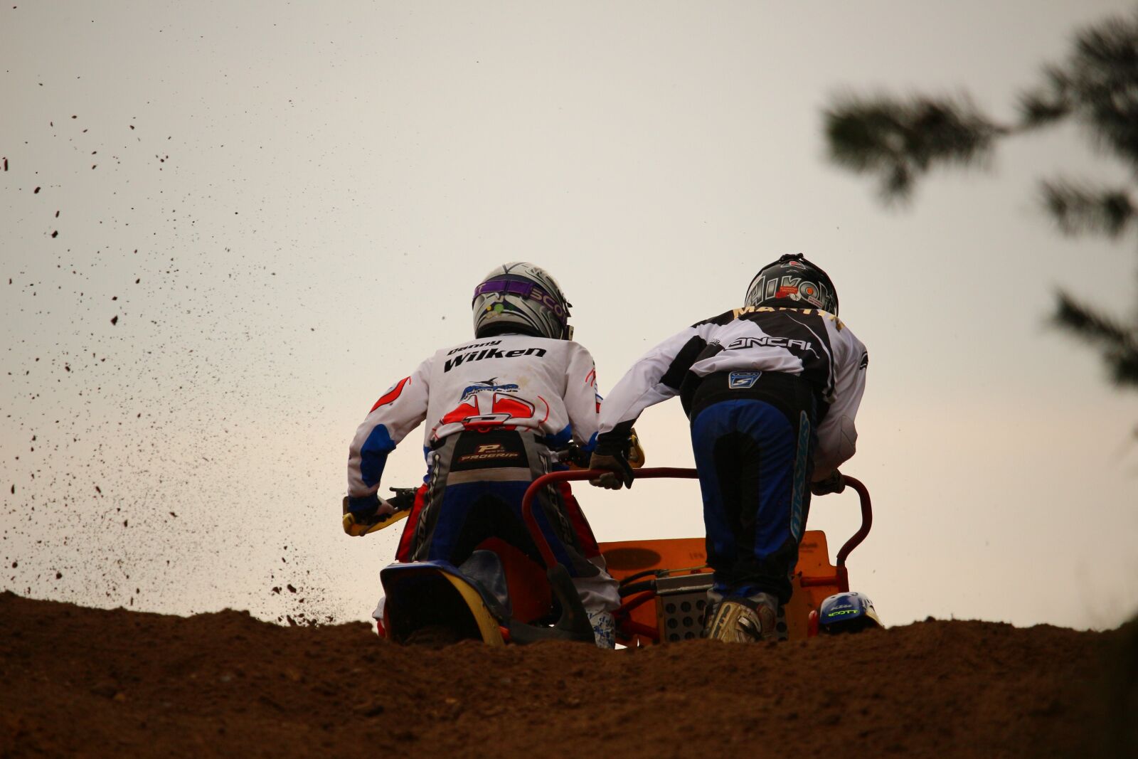 Canon EOS 100D (EOS Rebel SL1 / EOS Kiss X7) sample photo. Sidecar, motorcycle, race photography