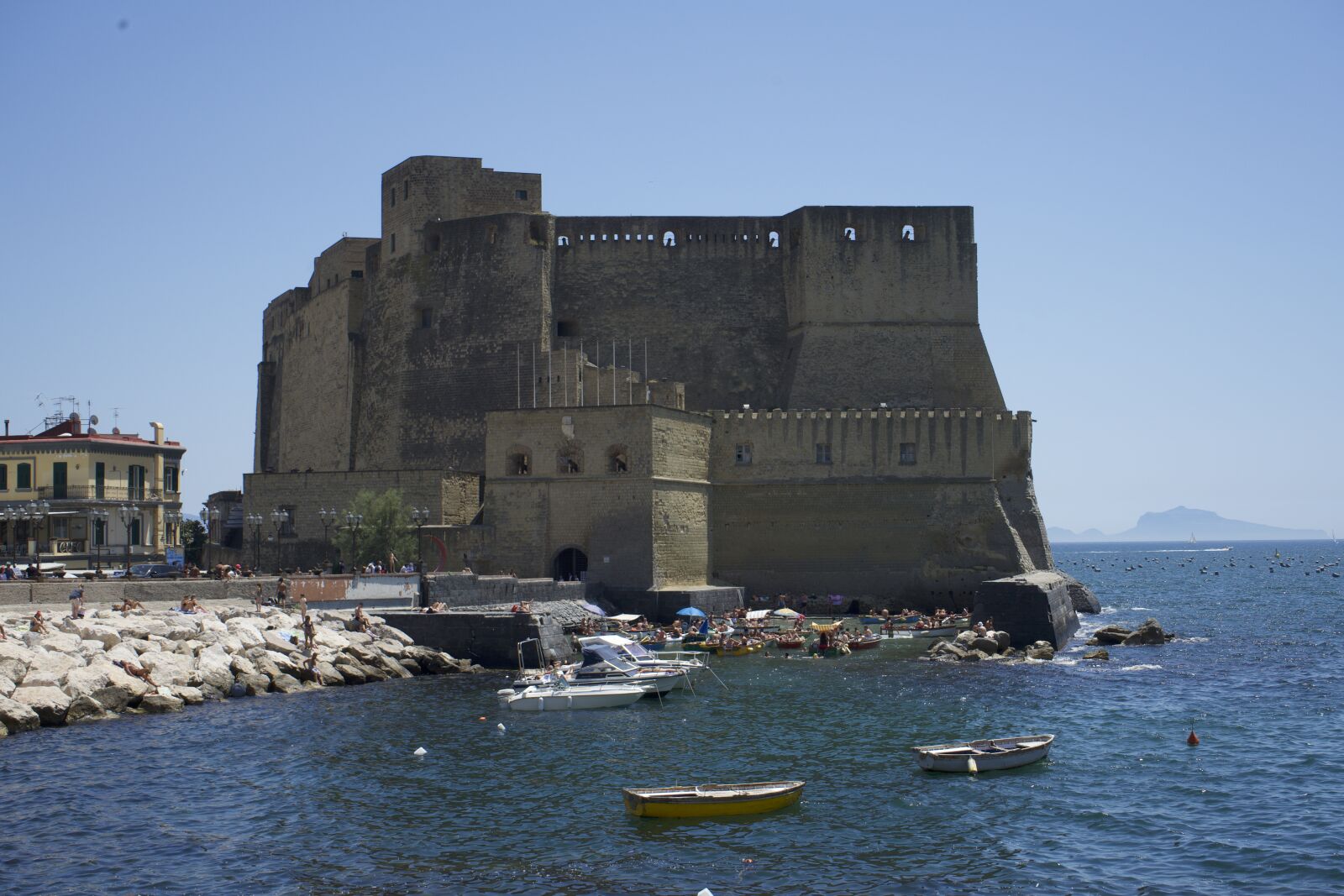 Sony a7 sample photo. Naples, castelldellovo, castles photography