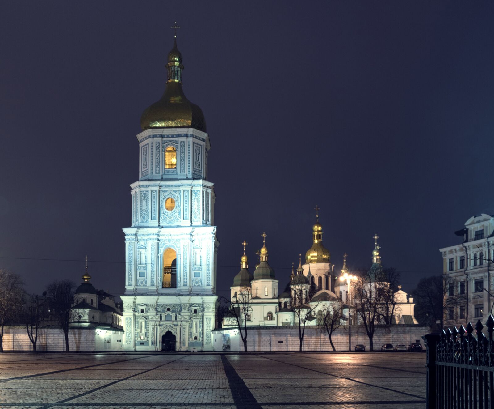 Canon EOS 760D (EOS Rebel T6s / EOS 8000D) + Canon EF-S 18-135mm F3.5-5.6 IS STM sample photo. Kiev, cathedral sophia, church photography