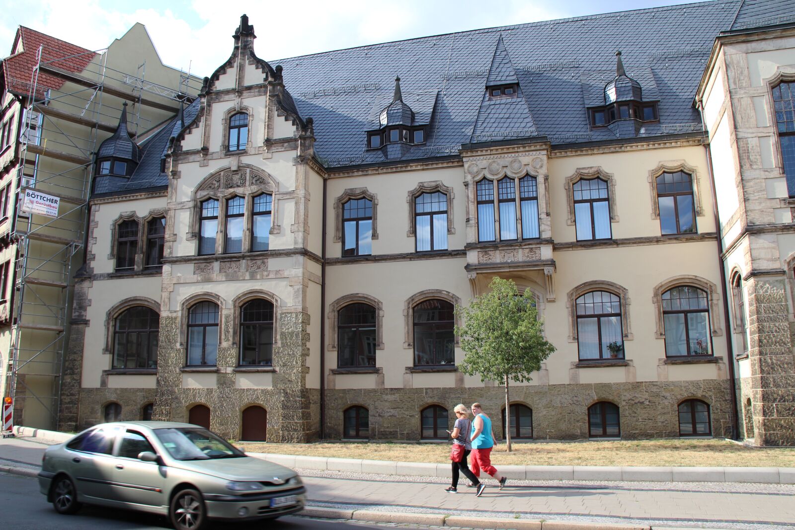 Canon EOS 600D (Rebel EOS T3i / EOS Kiss X5) + Canon EF-S 18-200mm F3.5-5.6 IS sample photo. Quedlinburg, truss, historic center photography