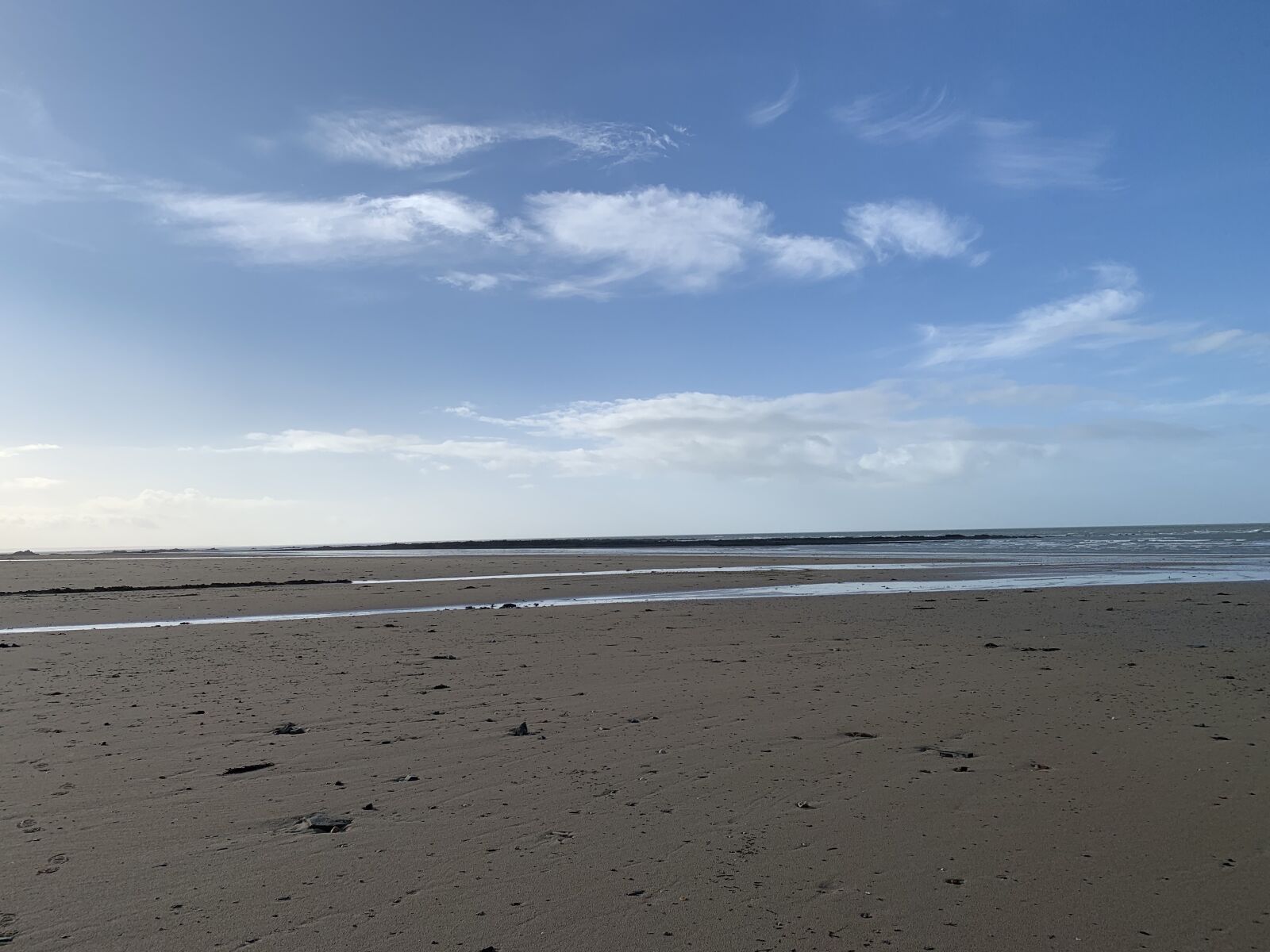 Apple iPhone XR sample photo. Sky, beach, sea photography