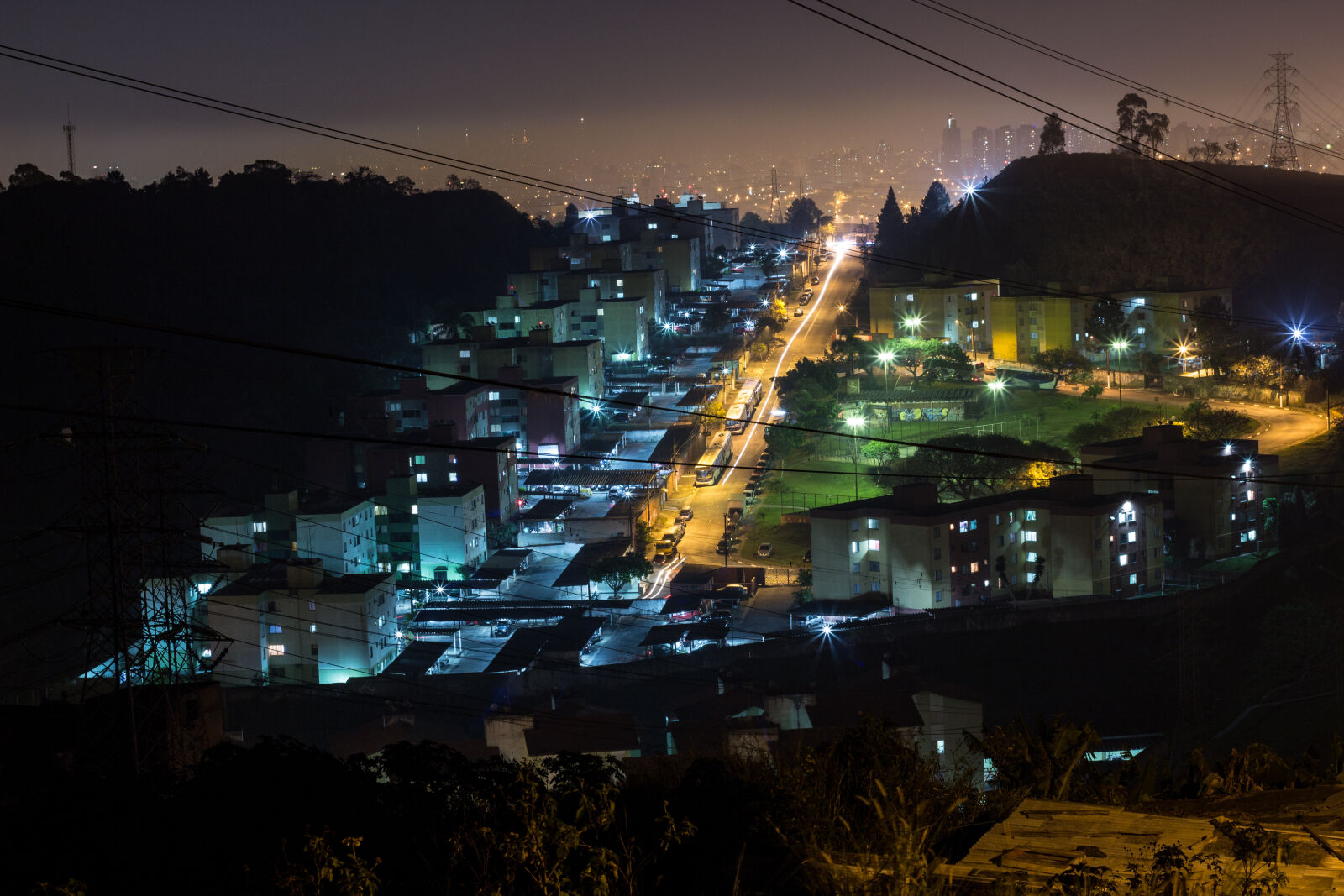 Canon EOS 650D (EOS Rebel T4i / EOS Kiss X6i) + Canon EF 50mm F1.8 II sample photo. Brasil, brazil, favela, lighpaint photography