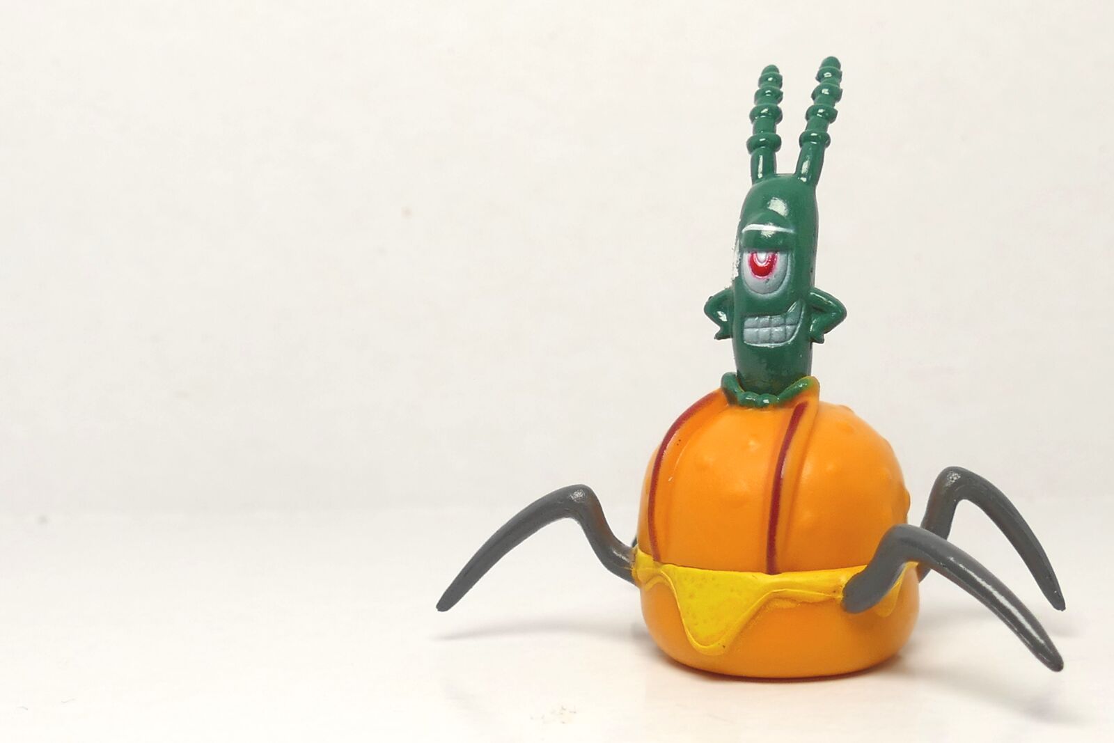 Panasonic Lumix DMC-FZ1000 sample photo. Plankton, character, green photography