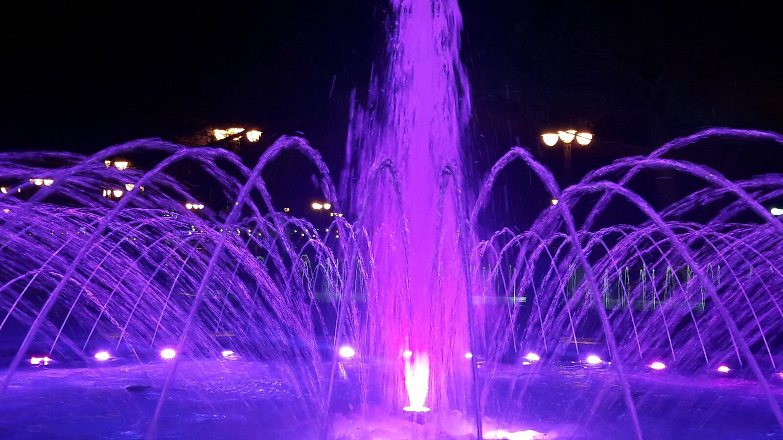 Samsung Galaxy A5(2016) sample photo. Fountain, bibione, italy photography