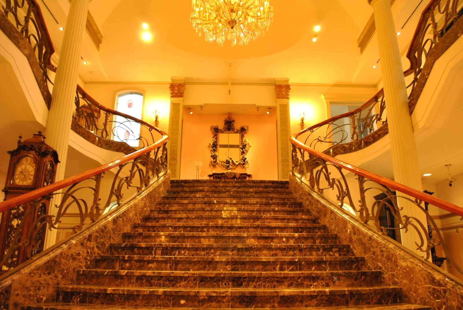 Nikon D3000 sample photo. 踏段, building, internal photography