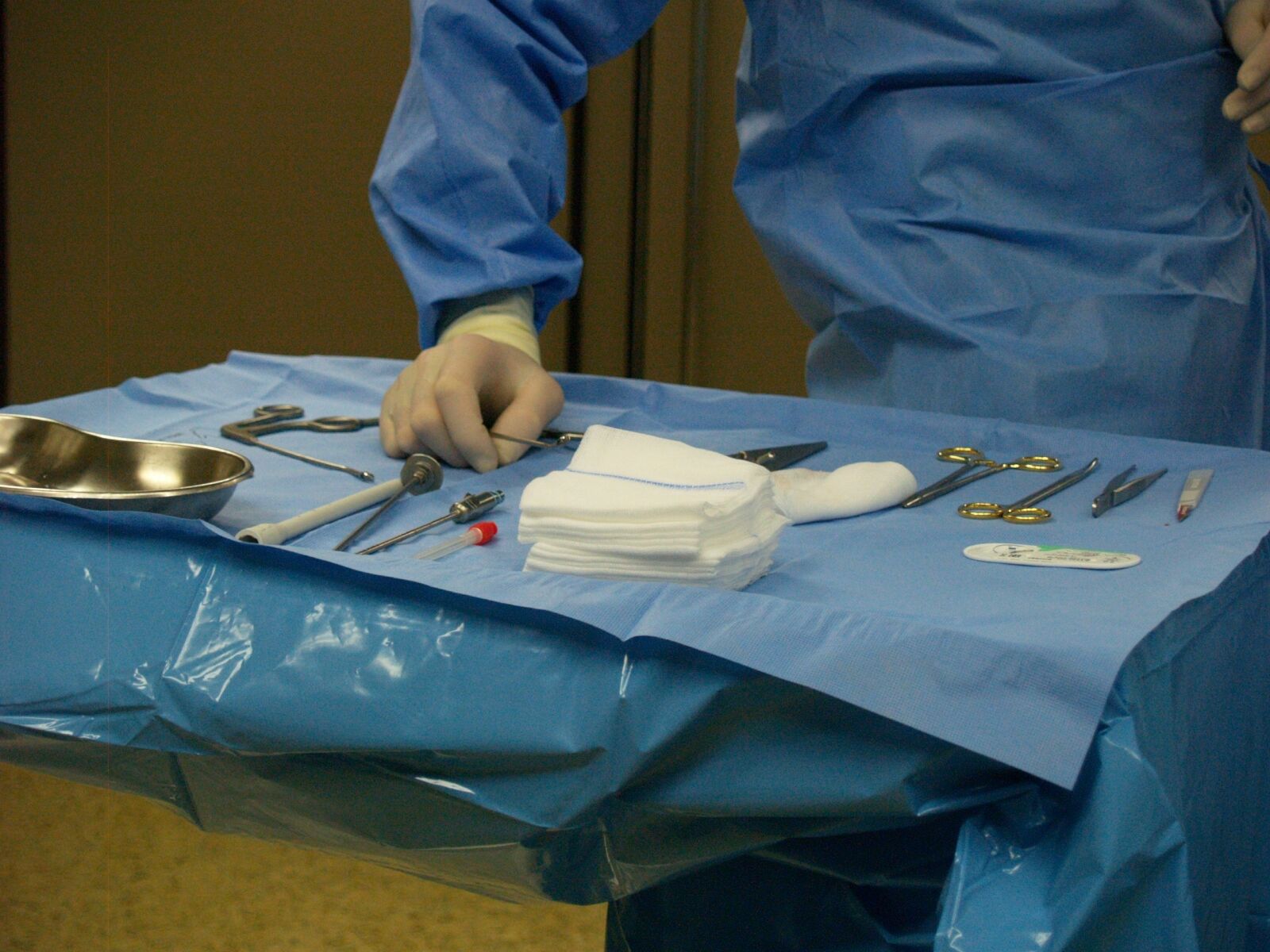 Olympus E-500 (EVOLT E-500) sample photo. Hospital, operation, doctor photography