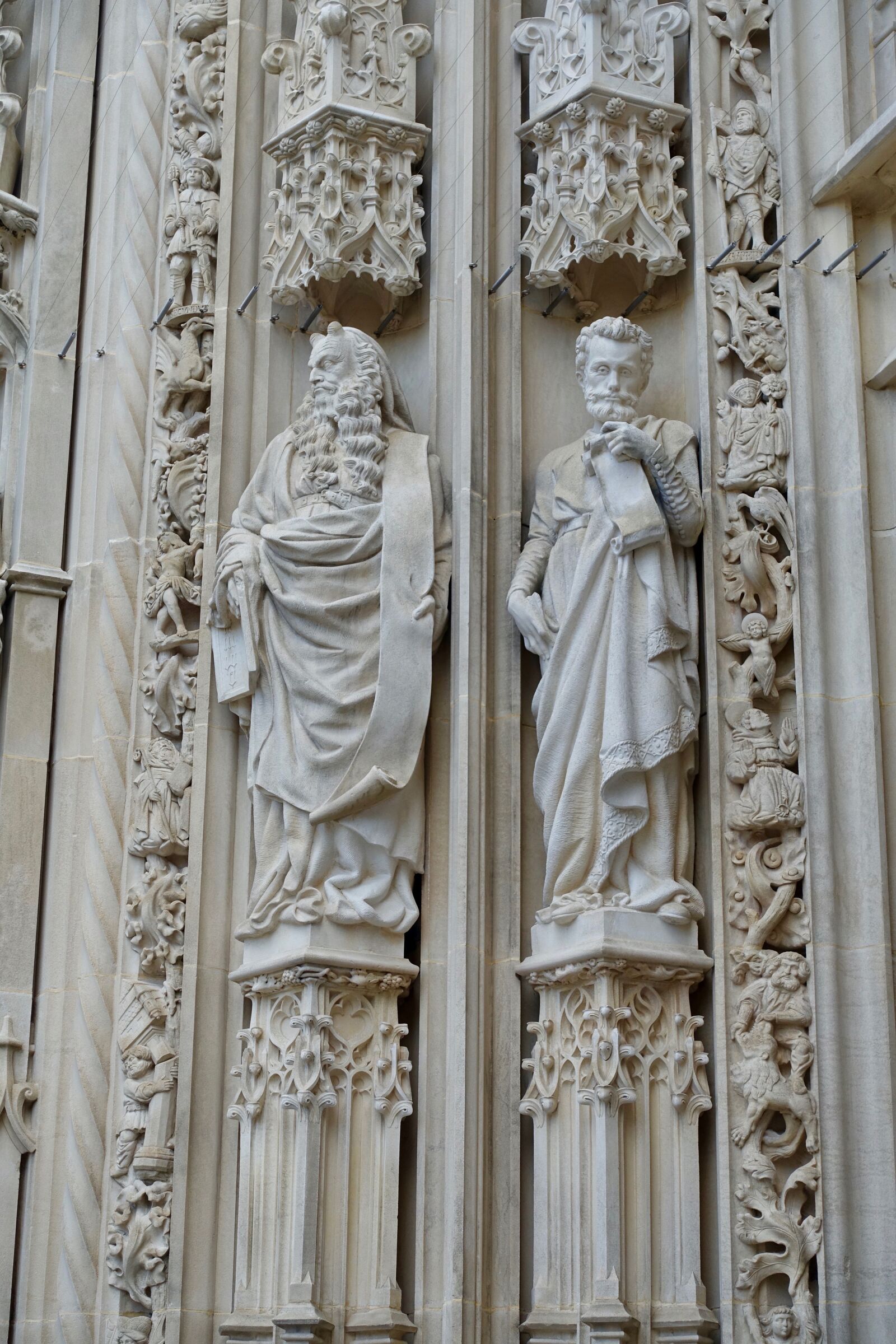 Sony Cyber-shot DSC-RX100 III sample photo. Sculpture, stone, motif photography