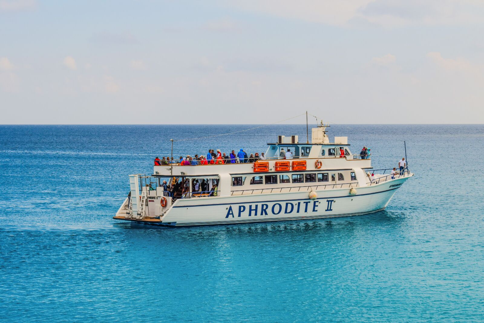 Nikon D3300 sample photo. Cruise boat, sea, horizon photography