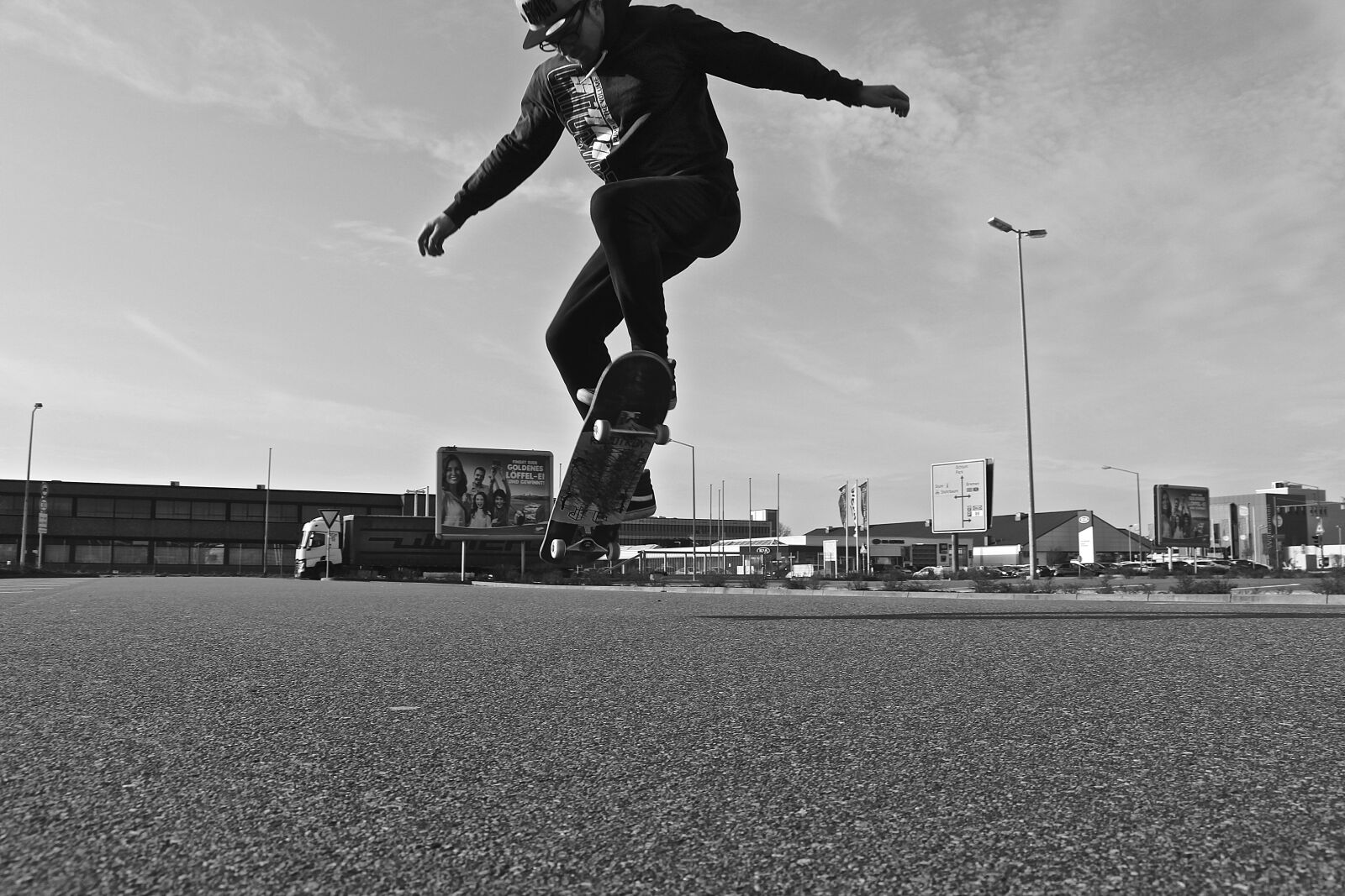 Canon EOS 700D (EOS Rebel T5i / EOS Kiss X7i) sample photo. Boy, man, skating photography