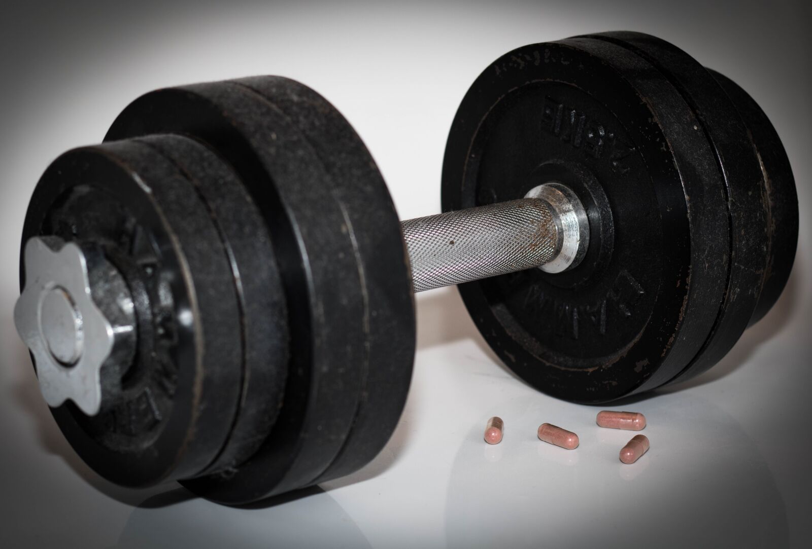 Canon EOS 750D (EOS Rebel T6i / EOS Kiss X8i) sample photo. Dumbbell, weight lifting, power photography
