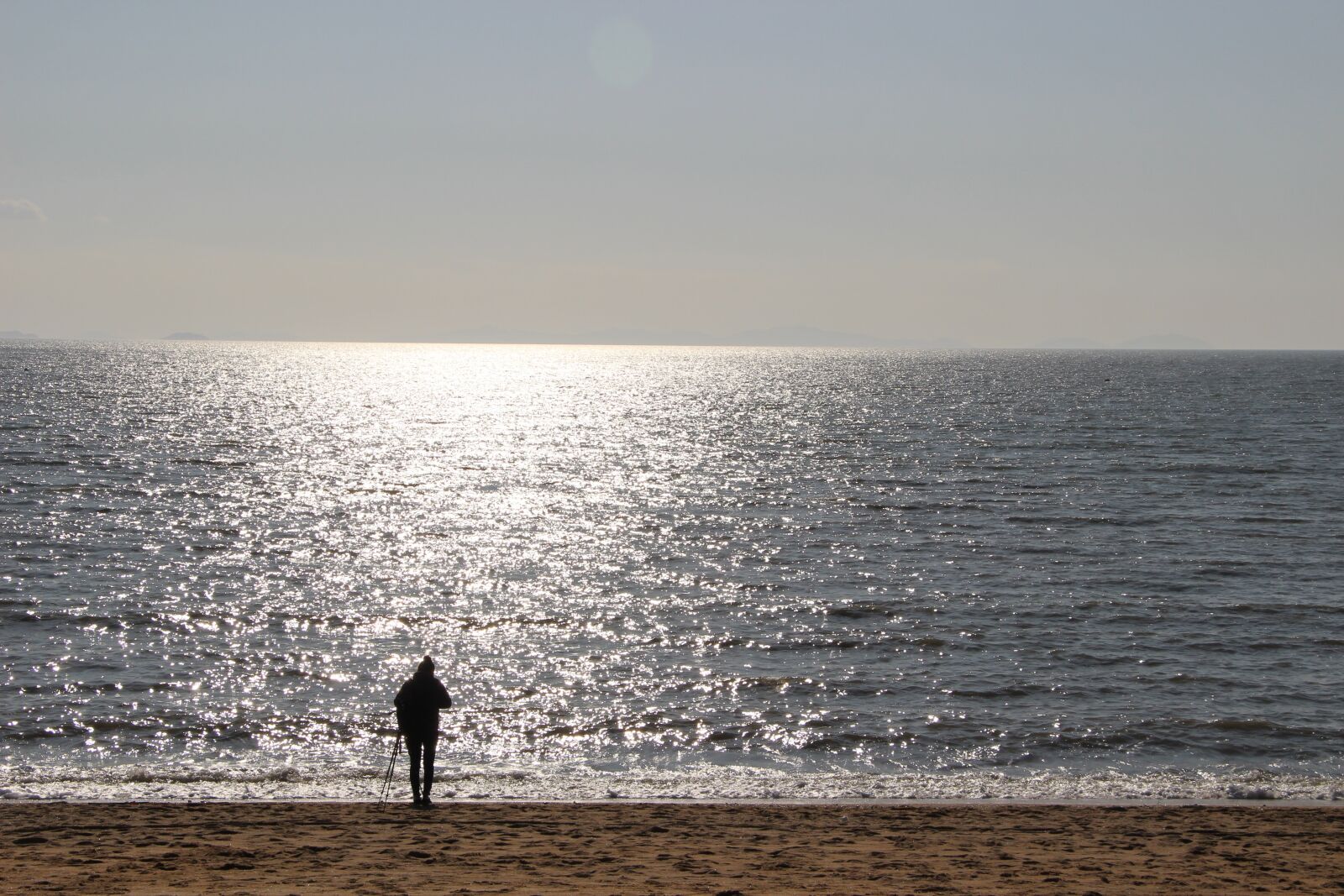 Canon EOS 100D (EOS Rebel SL1 / EOS Kiss X7) sample photo. Beach, horizon, winter sea photography