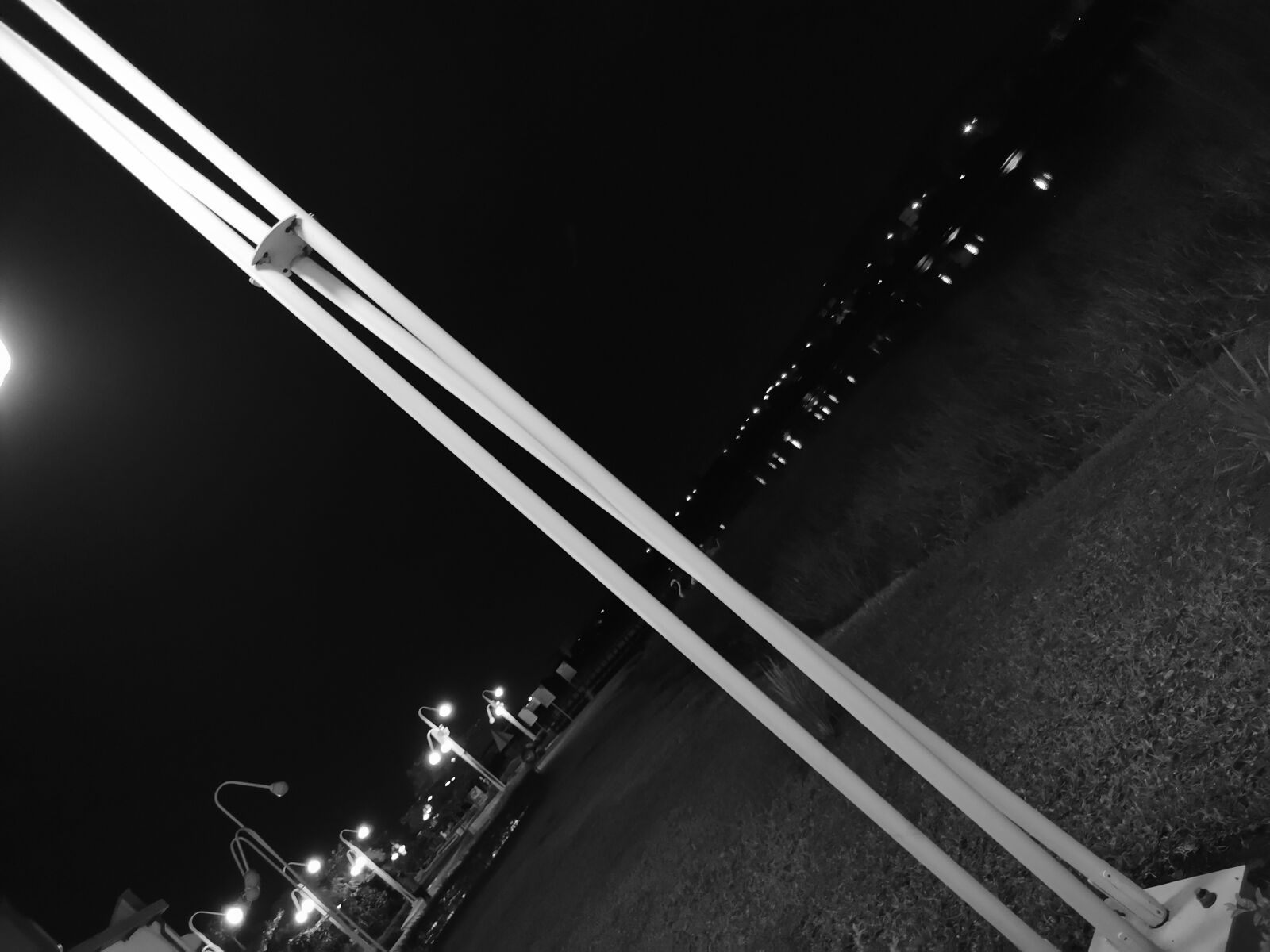 HUAWEI P30 sample photo. Black, white, light photography