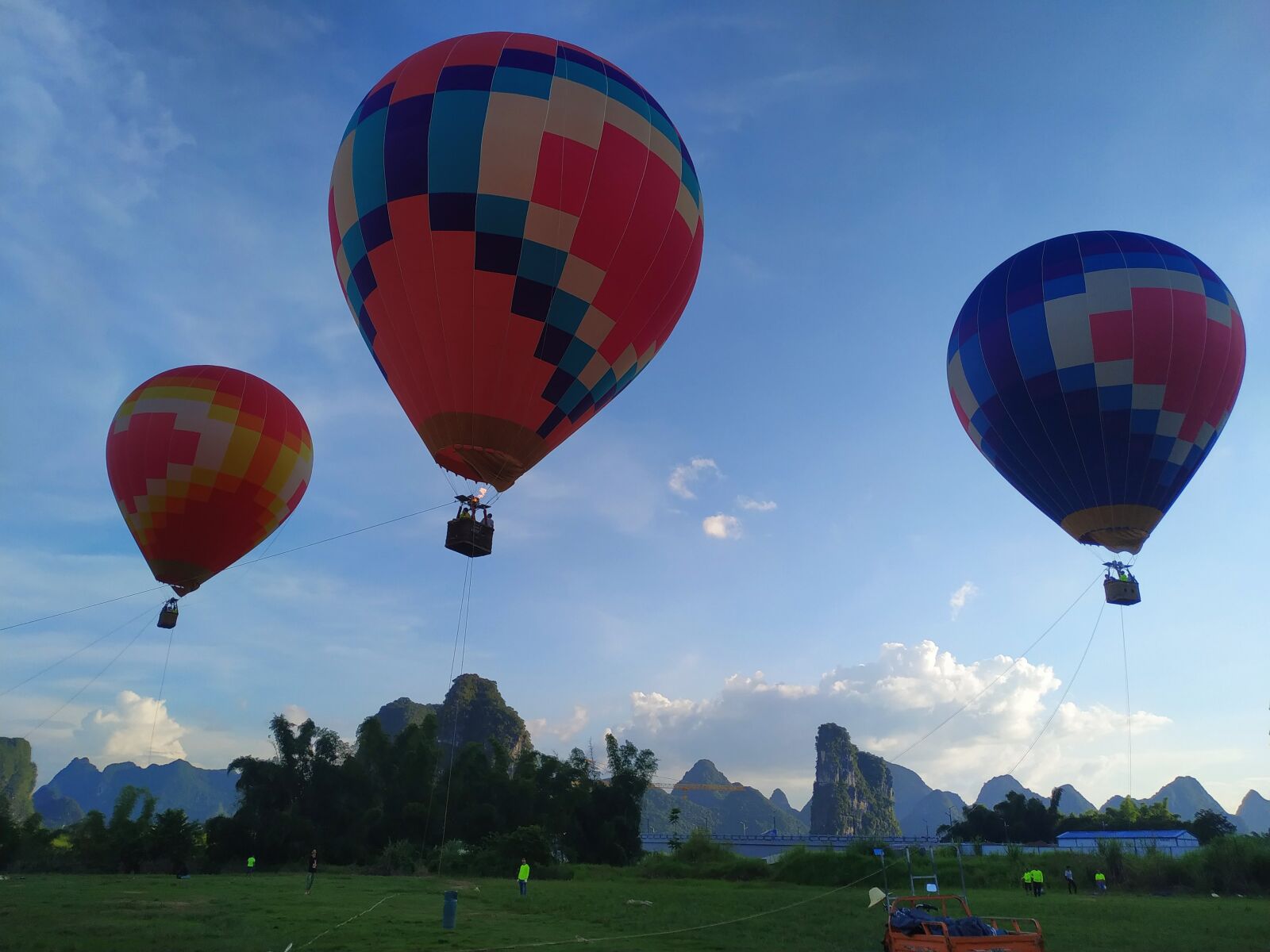 Xiaomi MI 8 Lite sample photo. Sky, hot air balloon photography