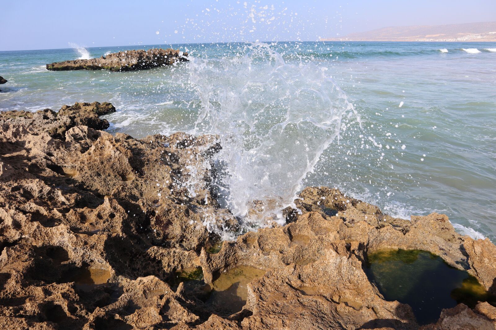 Canon EF-M 15-45mm F3.5-6.3 IS STM sample photo. Splash, water, sea photography