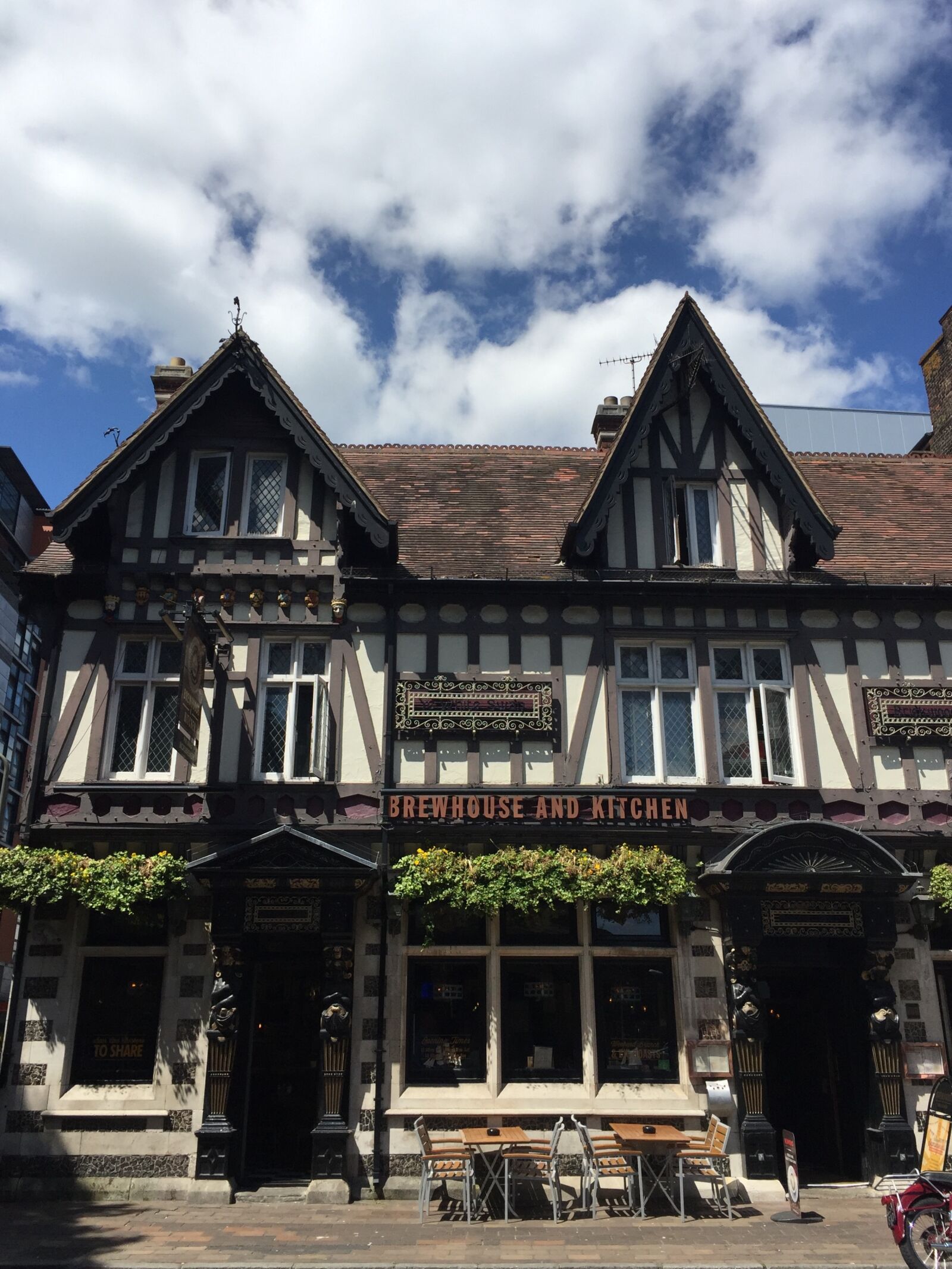 iPhone 6 Plus back camera 4.15mm f/2.2 sample photo. Pub, beer, bar photography