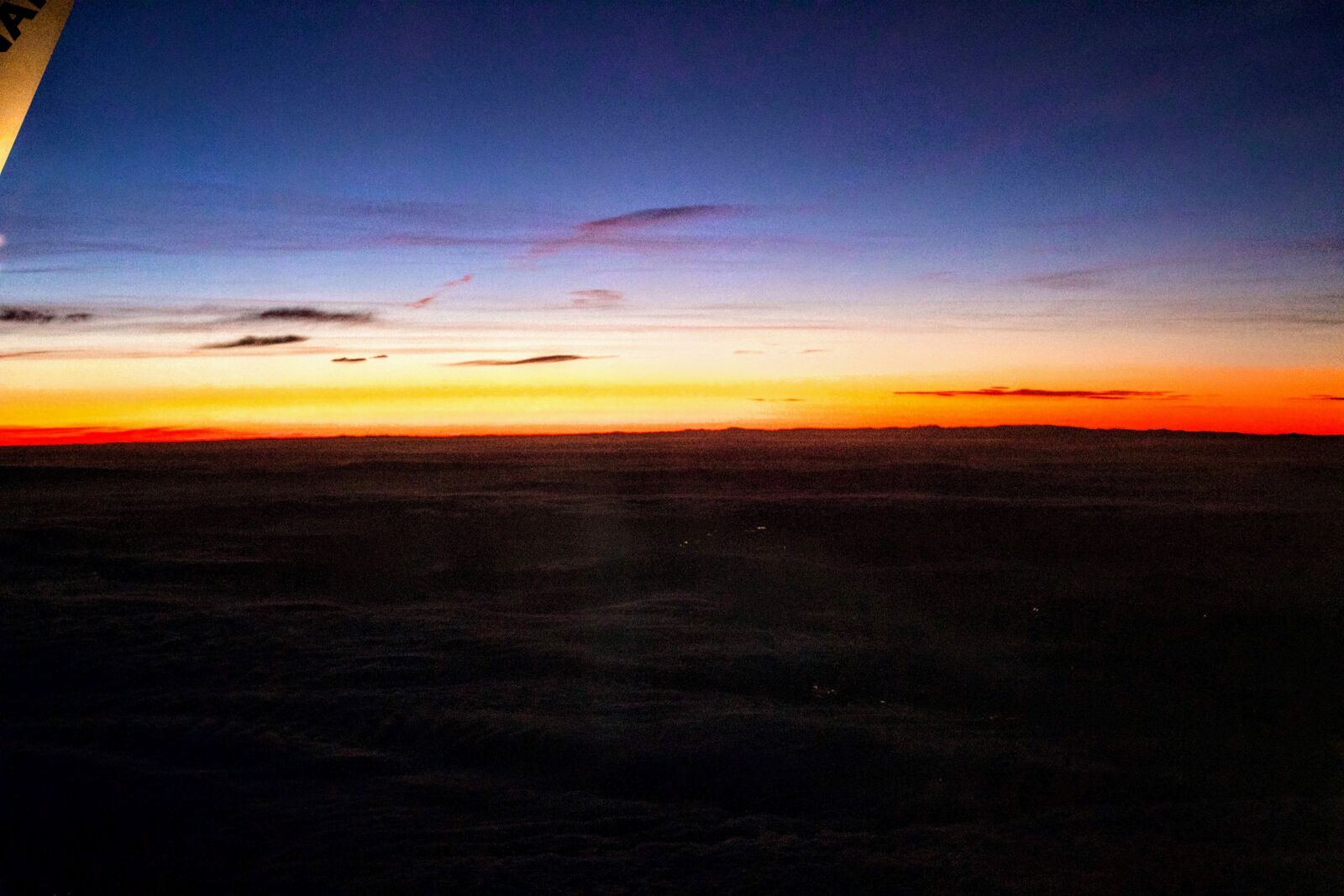 Canon EOS 1300D (EOS Rebel T6 / EOS Kiss X80) sample photo. Sunrise, sol, plane photography