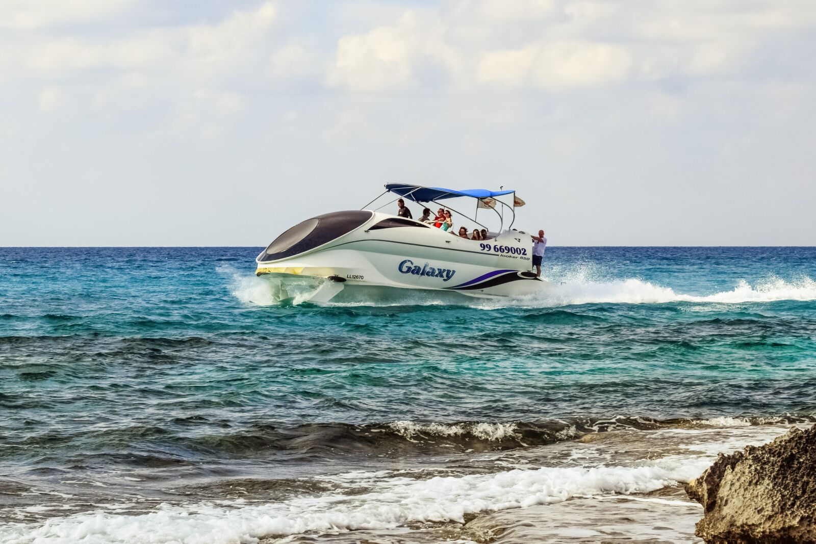 Nikon D3300 sample photo. Speed boat, sea, waves photography