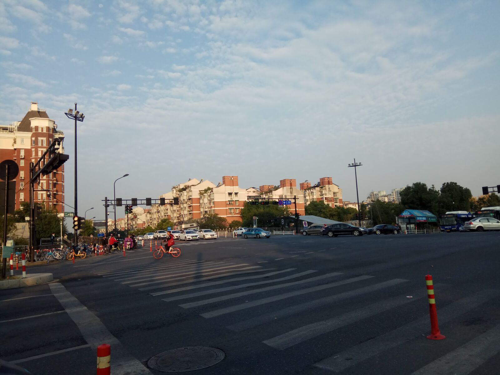 Xiaomi Redmi Note 4X sample photo. 早晨人们, 勤奋工作, 努力生活 photography