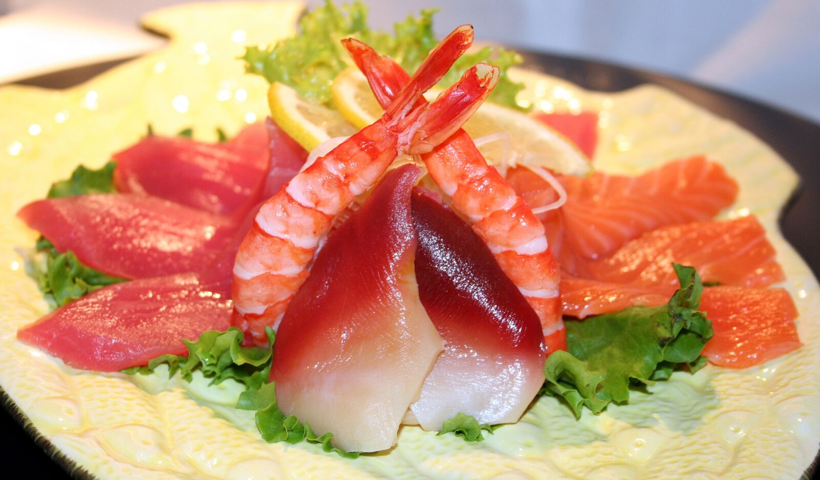 Canon EOS 350D (EOS Digital Rebel XT / EOS Kiss Digital N) sample photo. Sushi, fish, raw photography