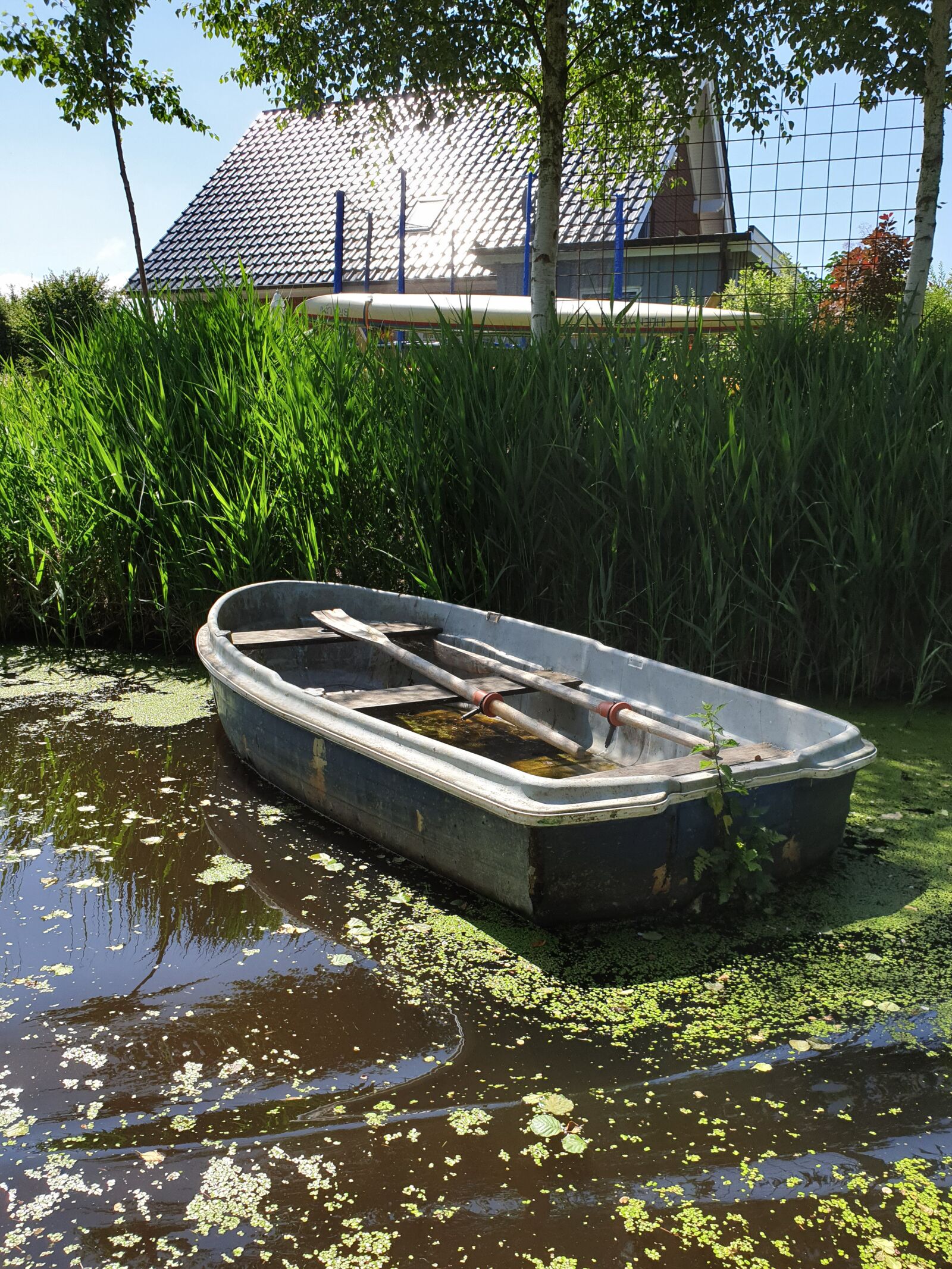 Samsung Galaxy S9 sample photo. Bank, boat, water photography