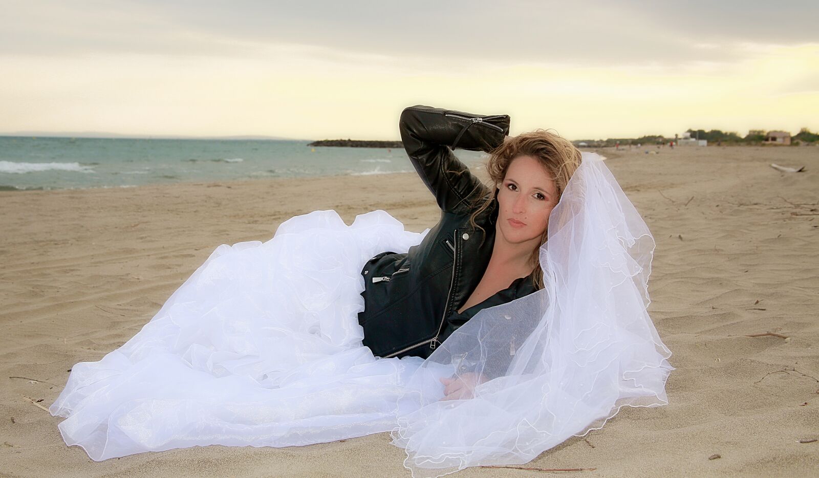 Canon EOS 5D Mark III sample photo. Wedding, white dress, marie photography