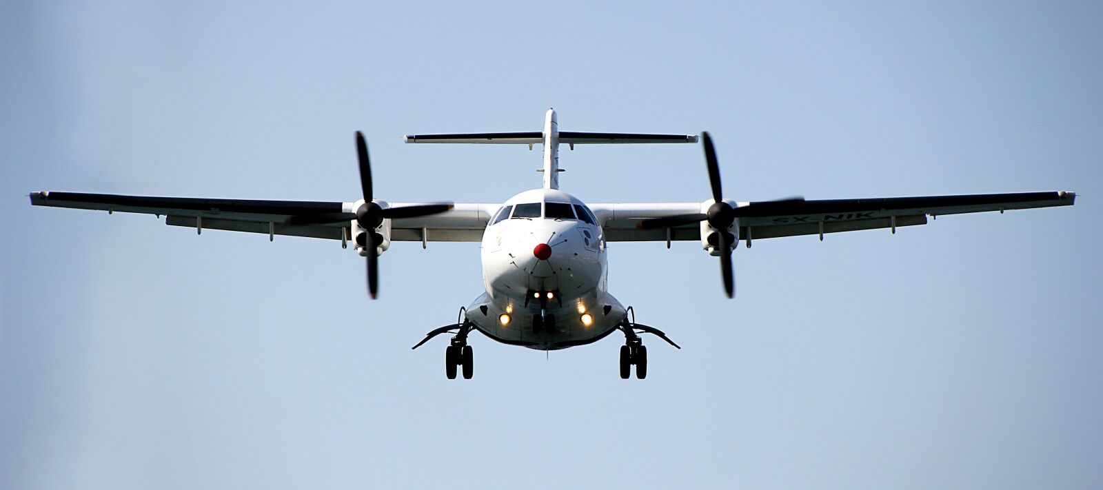 Canon EOS 550D (EOS Rebel T2i / EOS Kiss X4) sample photo. Flyer, aircraft, flying photography