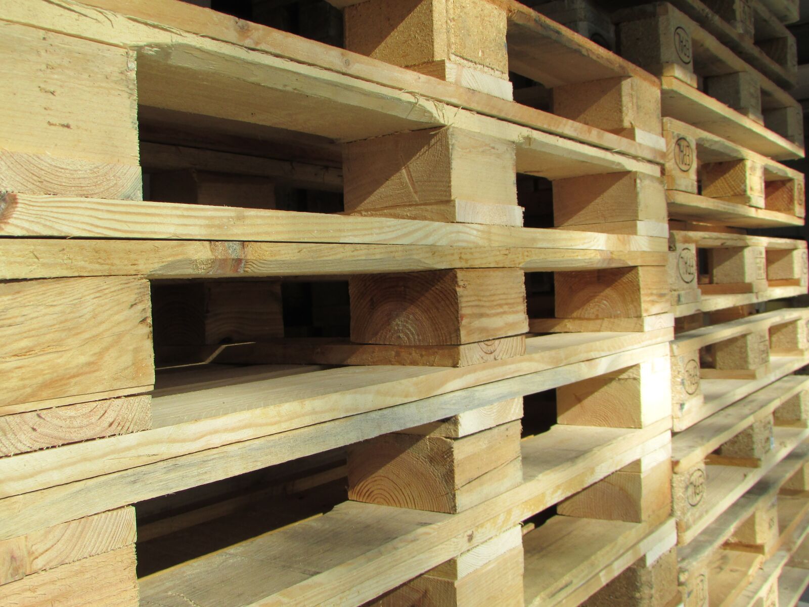 Canon PowerShot SX400 IS sample photo. Palette, perspective, wood photography