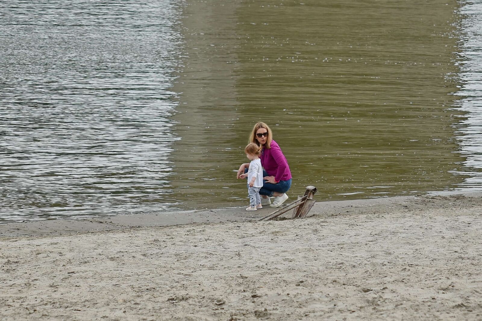 Nikon D5500 sample photo. Childhood, motherhood, togetherness, sea photography