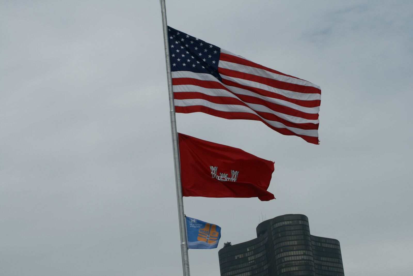 Canon EOS 400D (EOS Digital Rebel XTi / EOS Kiss Digital X) sample photo. Flag, usa, sky photography